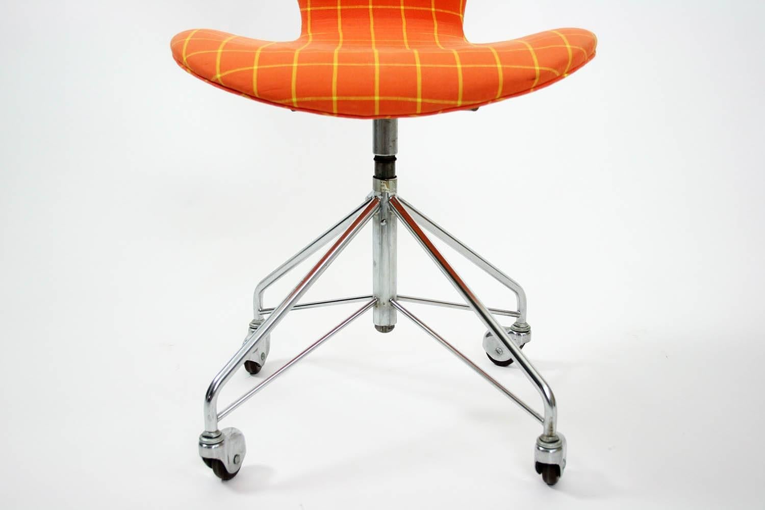 Danish Arne Jacobsen Swag Base Sevener Desk Chair for Fritz Hansen