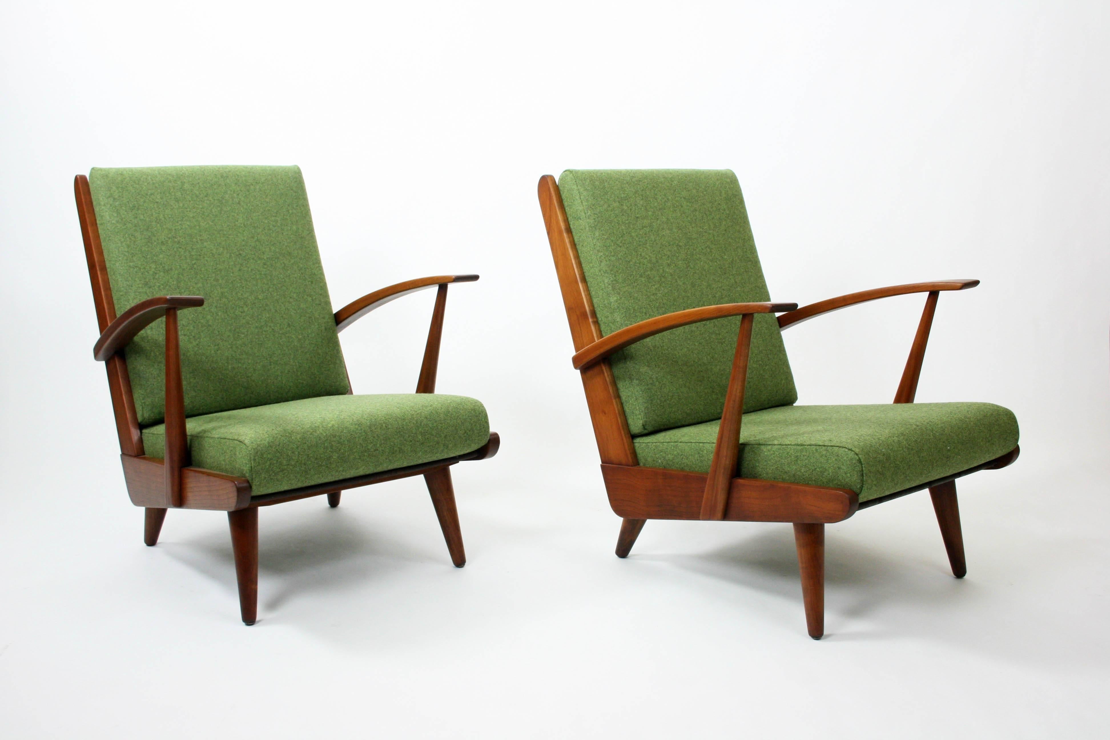 Fantastic Pair of Early 1940s Scandinavian Lounge Chairs 1