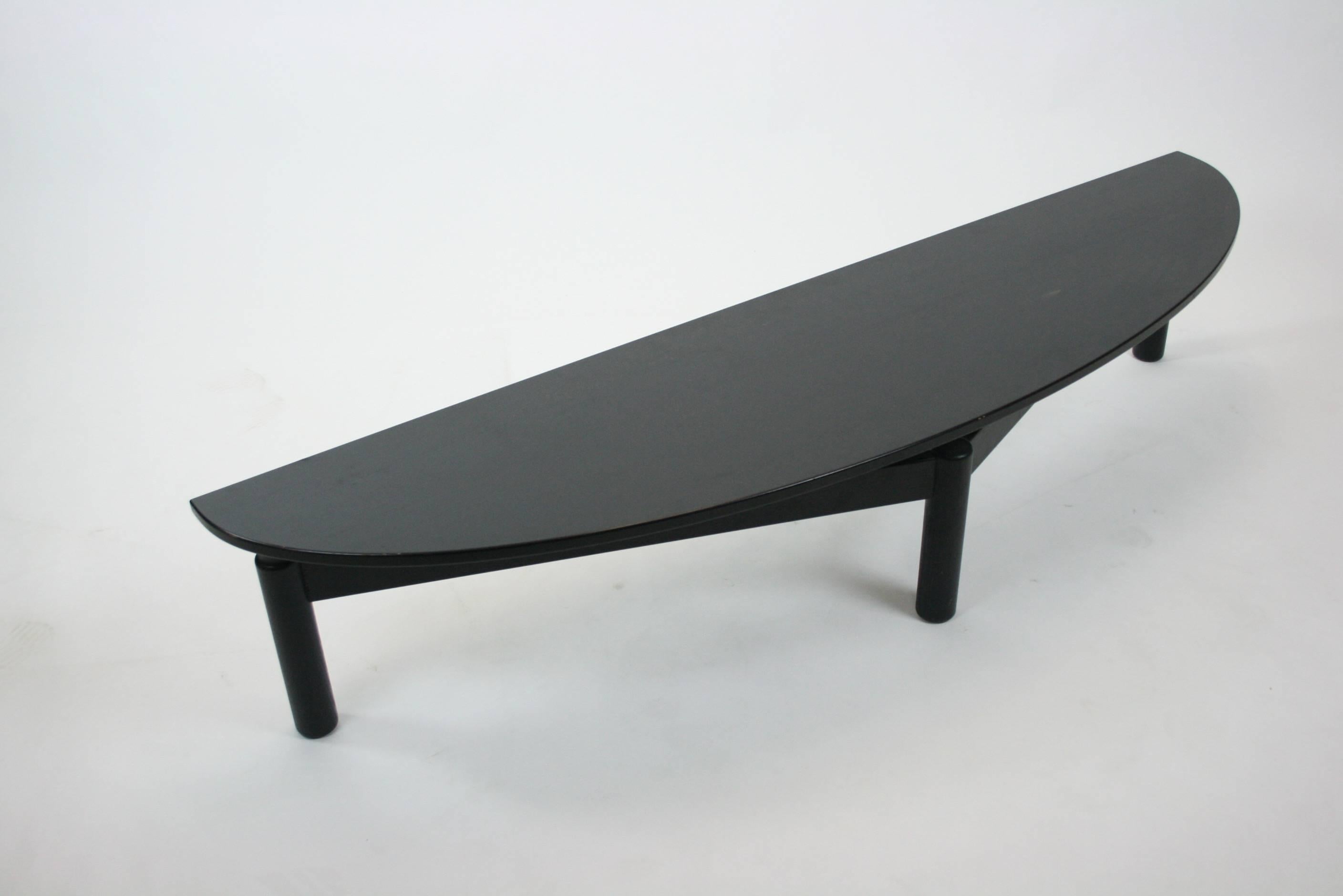 Mid-Century Modern Vico Magistretti Sinbad Coffee Table for Cassina Designed in 1981