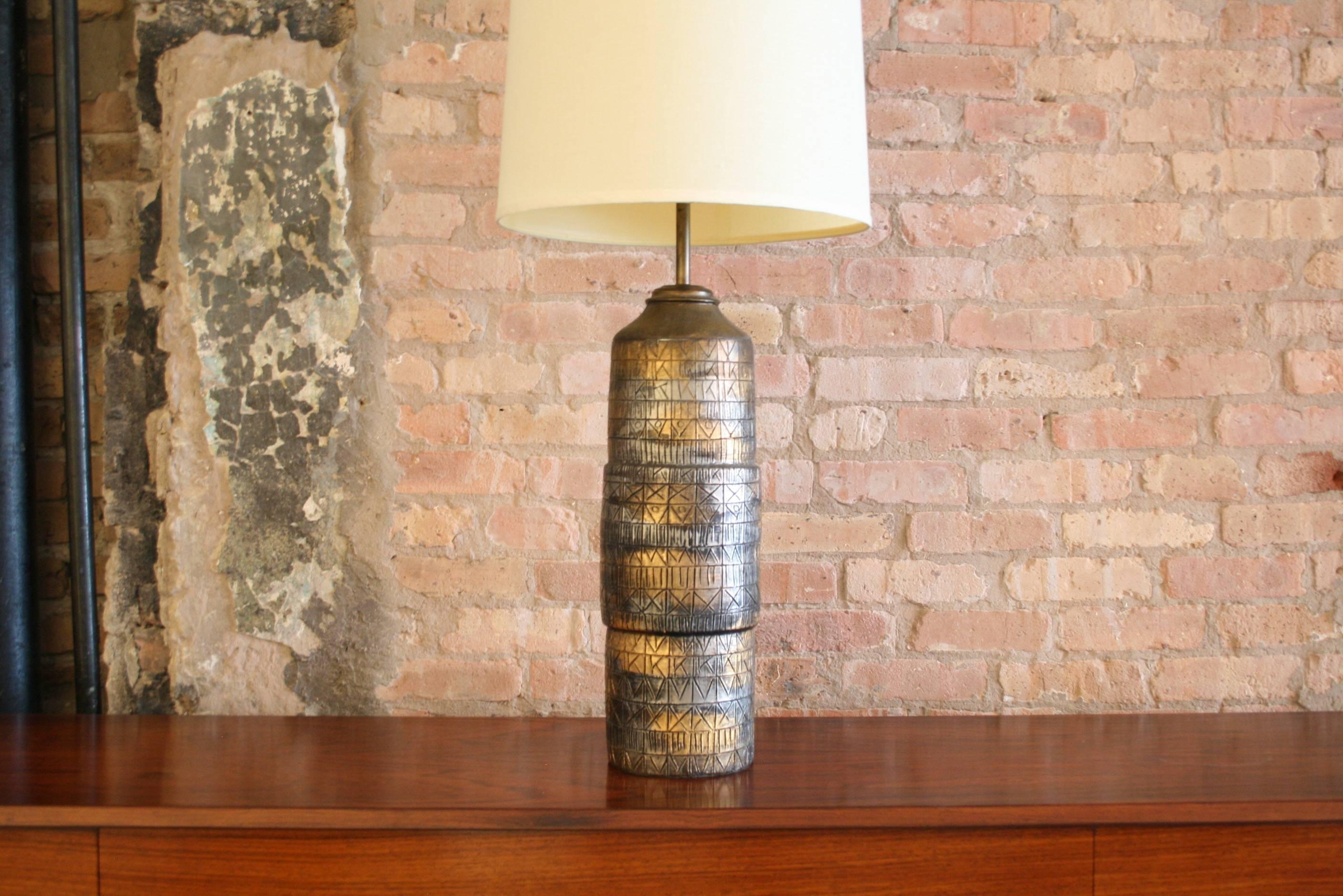 Italian Ceramic Lamp by Aldo Londi for Bitossi, Italy In Excellent Condition In Chicago, IL