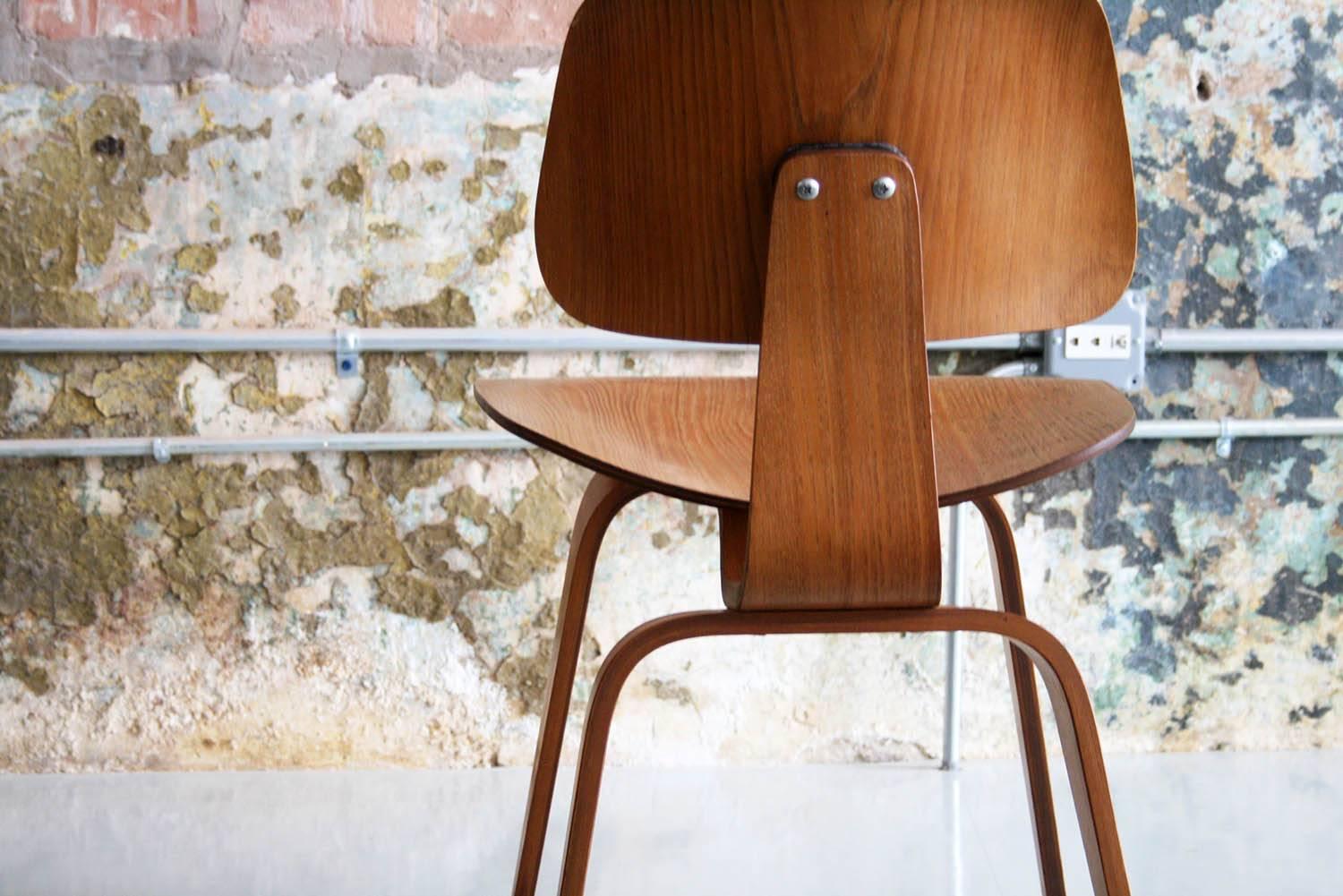 20th Century All Original Molded Plywood Eames DCW Chair in Ash