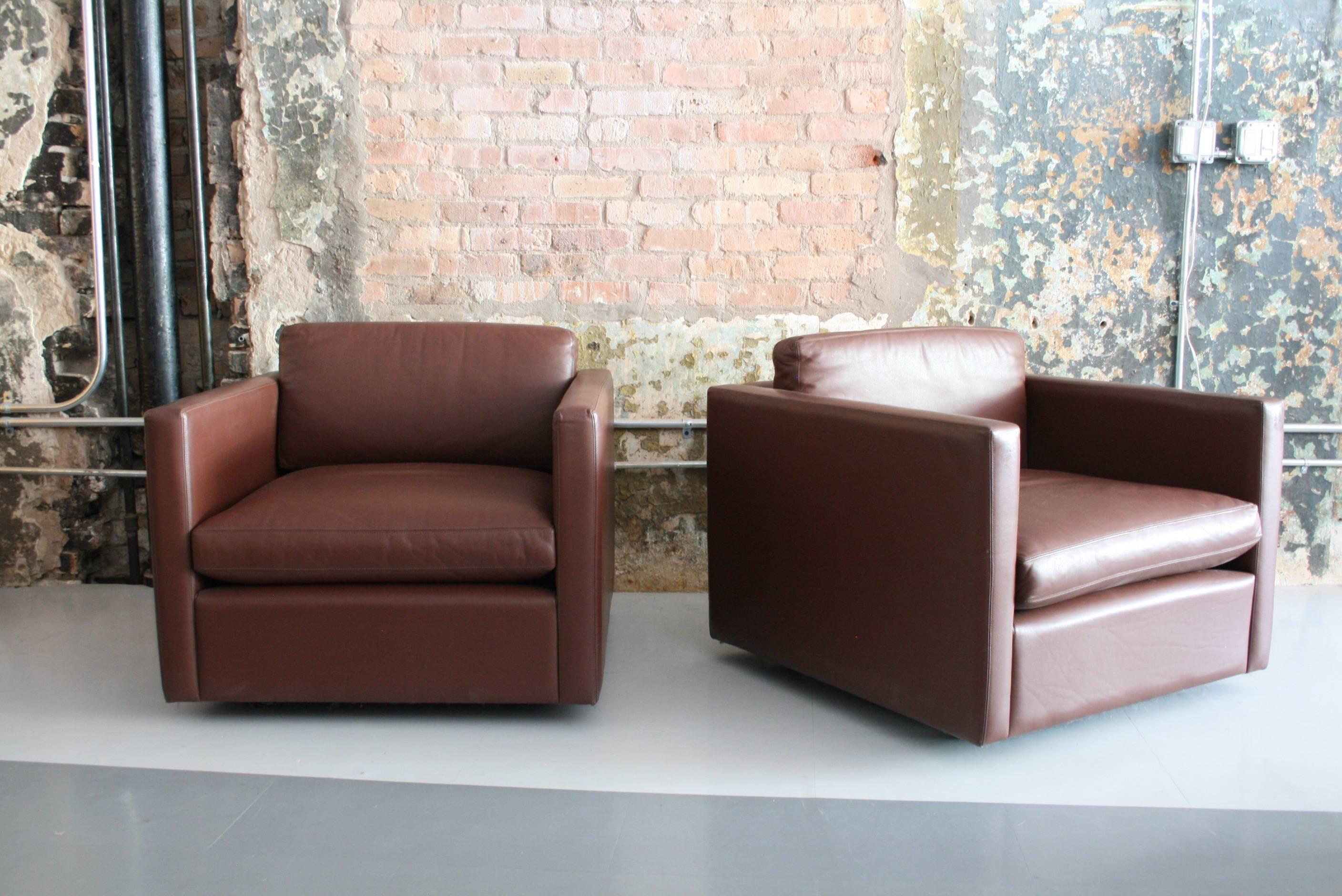 American Pair of Leather Lounge Chairs by Charles Pfister for Knoll