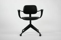 Chaise de bureau en cuir noir Jules Wabbes pour Velca Legnano, vers 1960