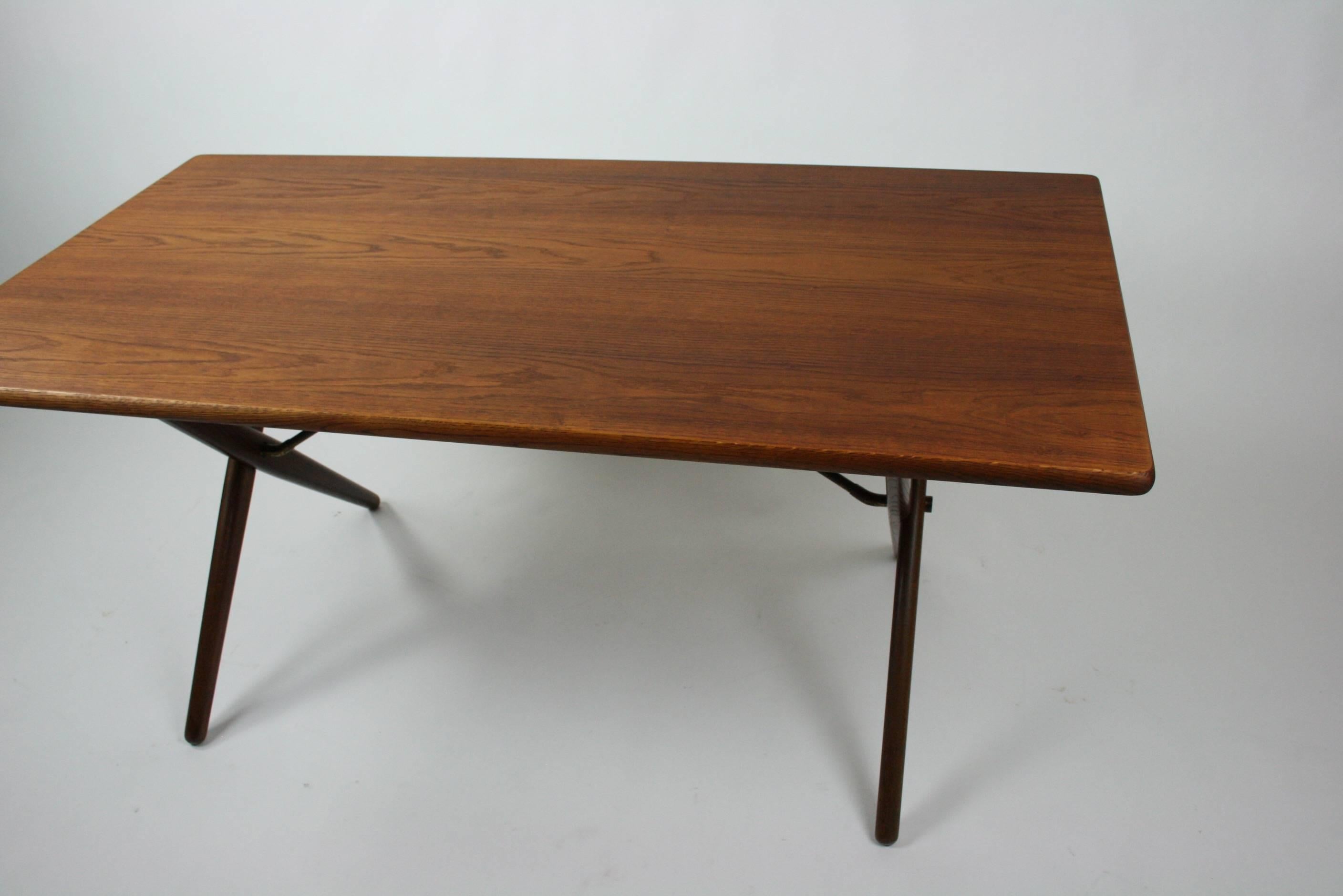 Original Teak Dining Table Designed by Hans J. Wegner Model AT-303 In Excellent Condition In Chicago, IL