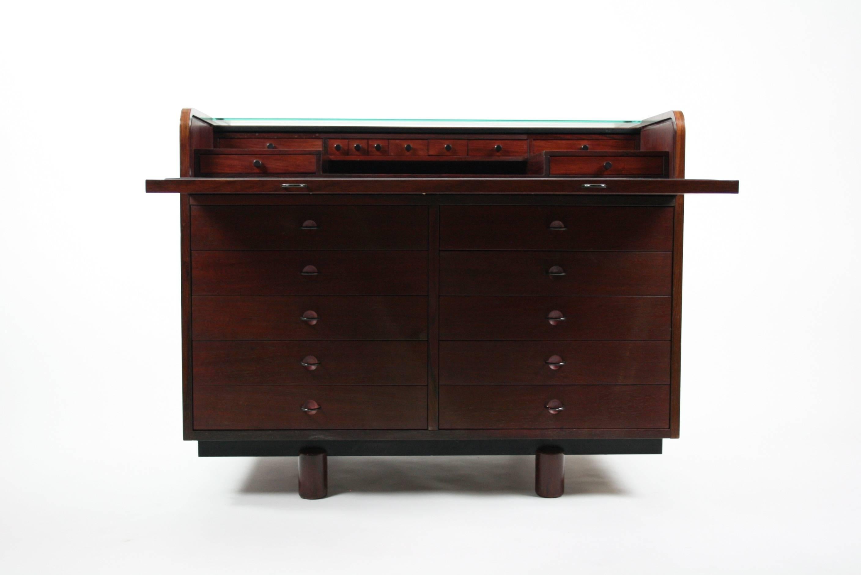 Vintage multi-secretary writing desk model 804 designed by Gianfranco Frattini for Bernini, Italy, circa 1961. Multifunctional secretary in the rare rosewood version. Frattini was a major exponent of the Italian design movement of the 1950s and