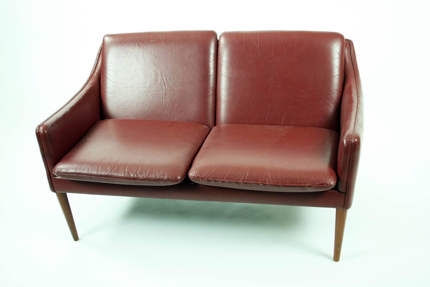 Hans Olsen Leather Settee Model 800 for C/S Møbler, Denmark, 1958 In Excellent Condition In Chicago, IL