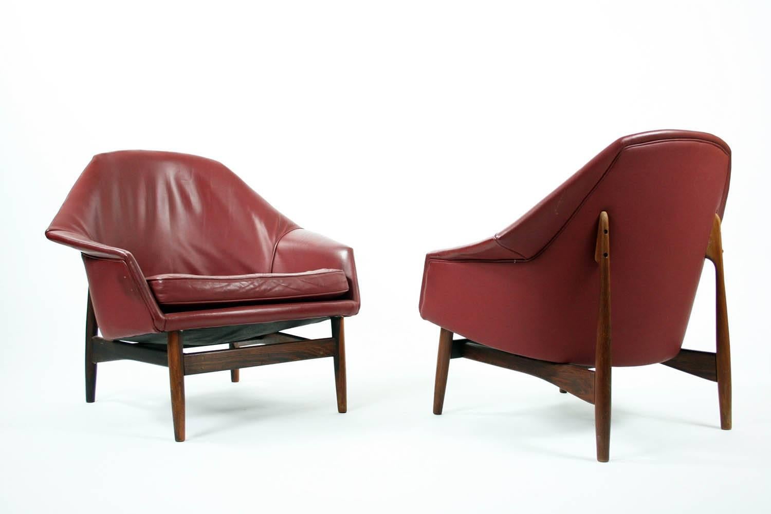 Danish Pair of Rosewood and Leather Lounge Chairs by Ib Kofod Larsen for Carlo Gahrn