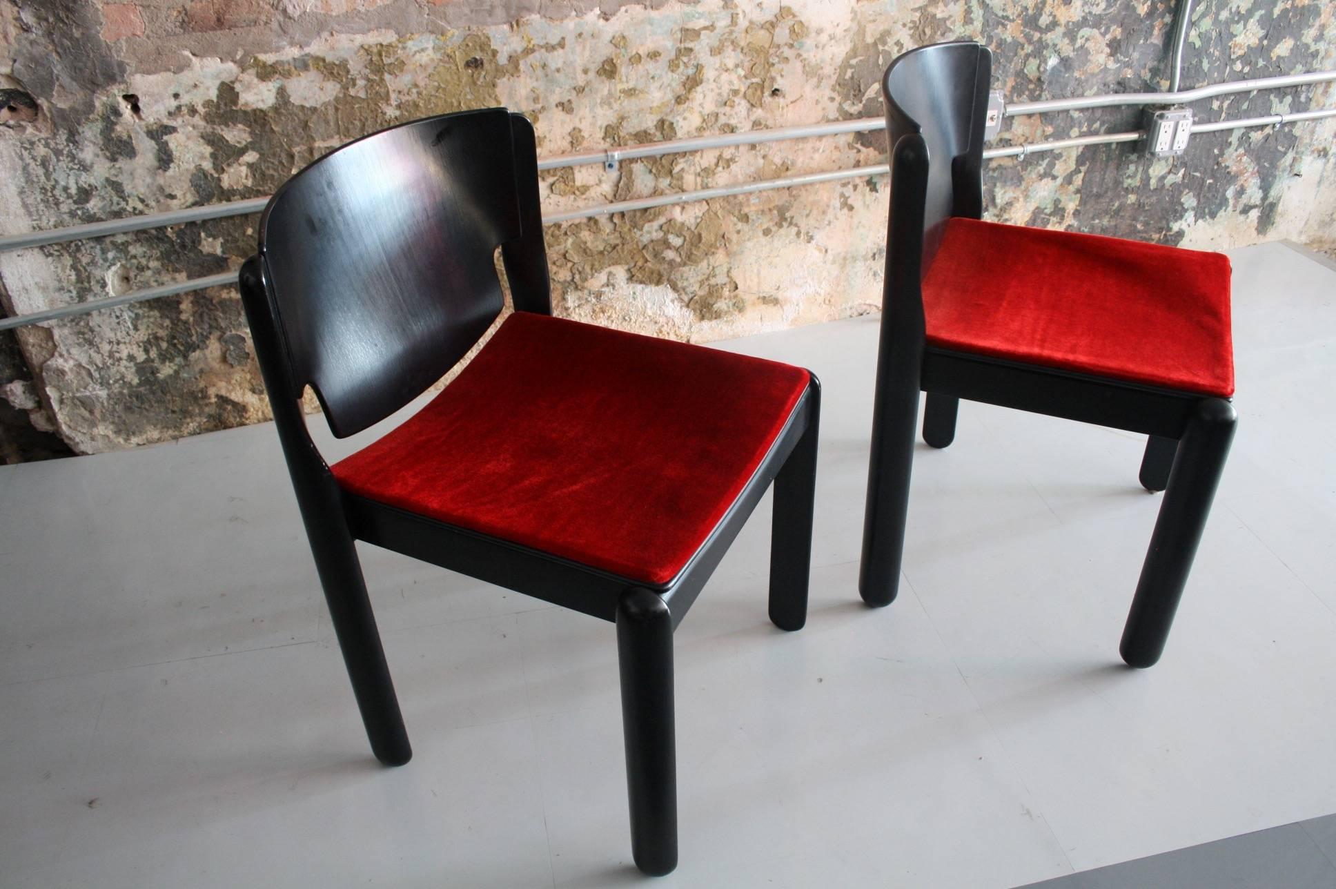 Set of Six 1967 Vico Magistretti Model 122 Chairs for Cassina, Italy 1