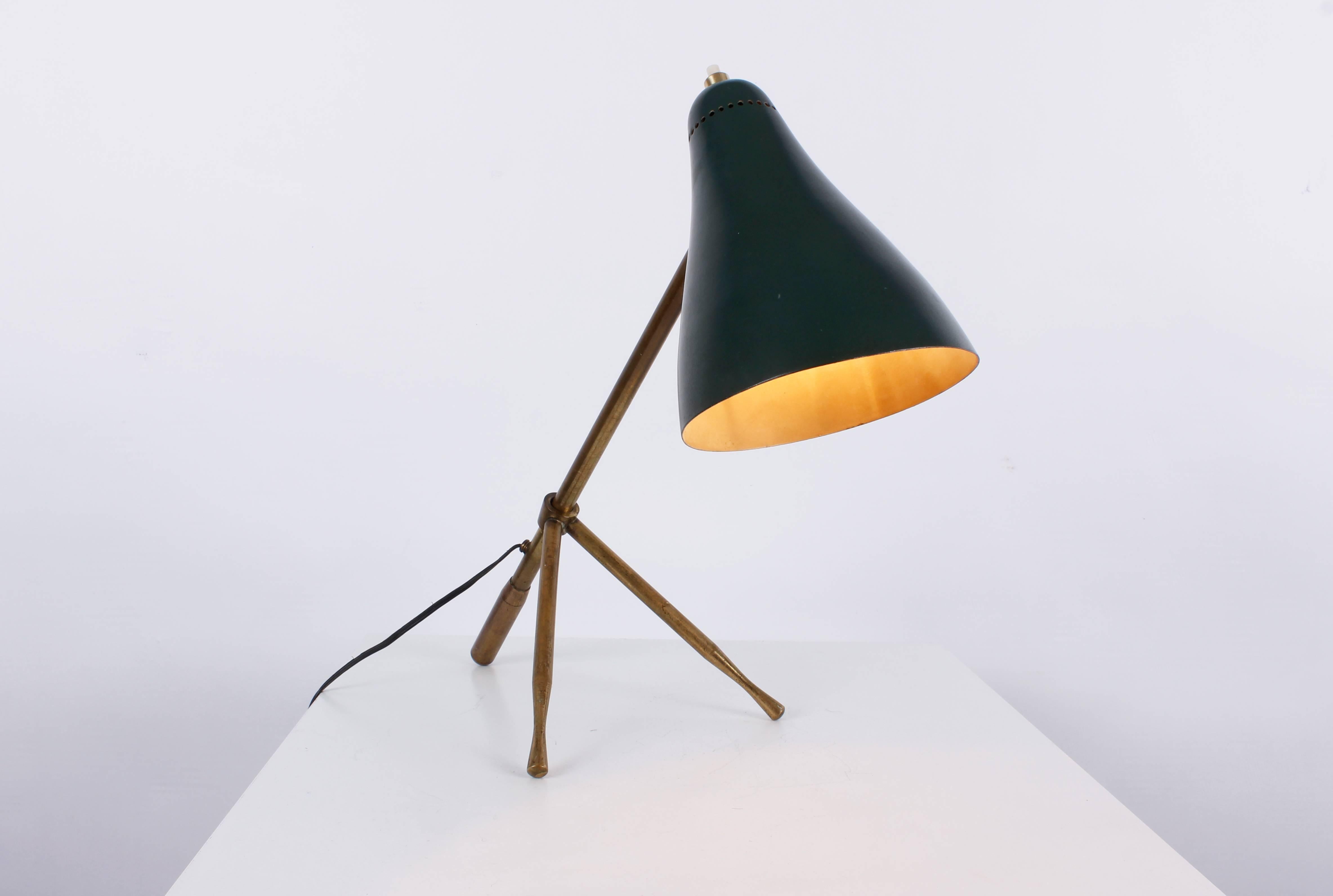 Adjustable Table Lamp by Giuseppe Ostuni for O-Luce, Italy, 1949 In Excellent Condition For Sale In Saint-Ouen, FR
