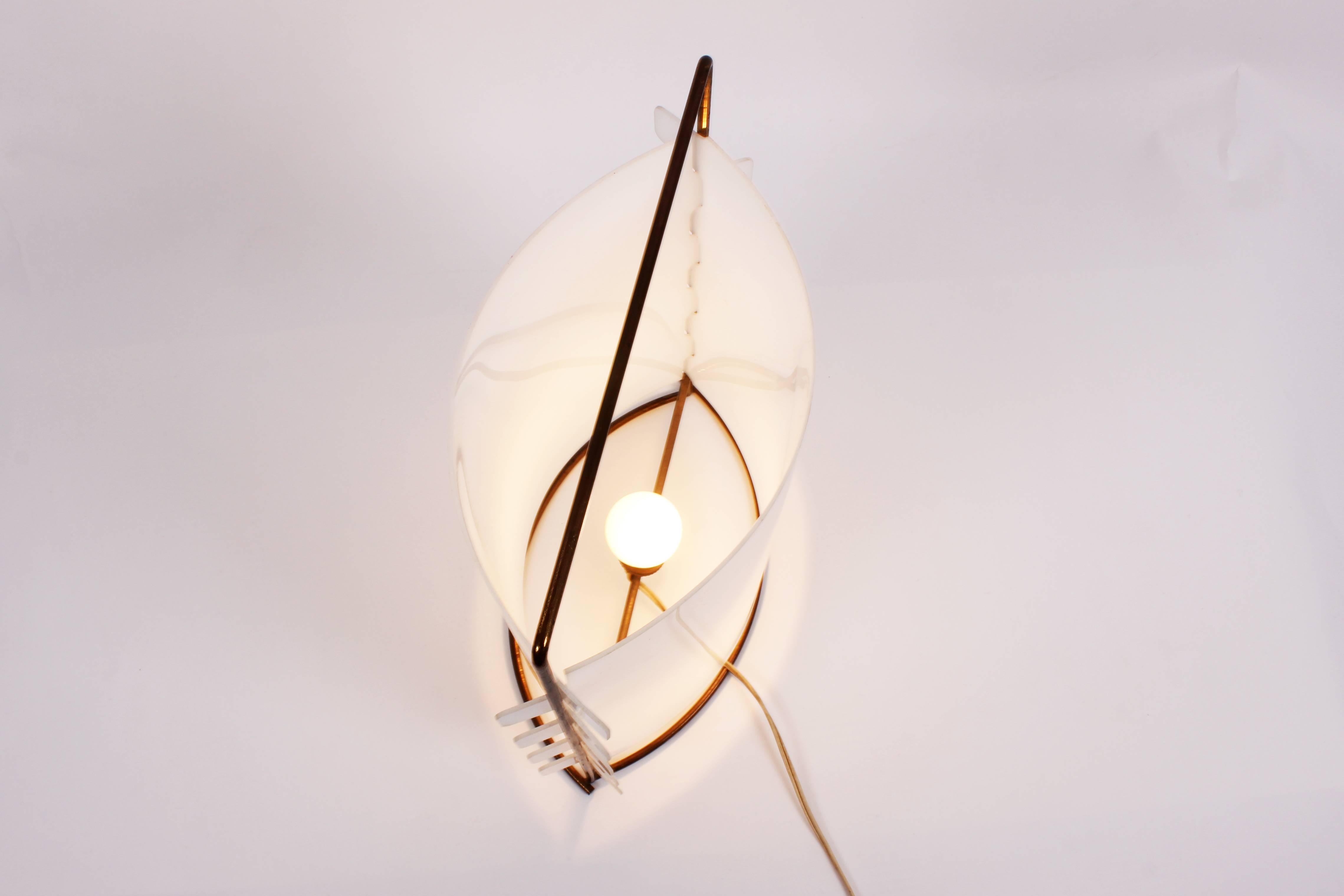 Table Lamp M5 by Joseph André Motte for Les Huchers Minvielle, France, 1958 In Excellent Condition For Sale In Saint-Ouen, FR