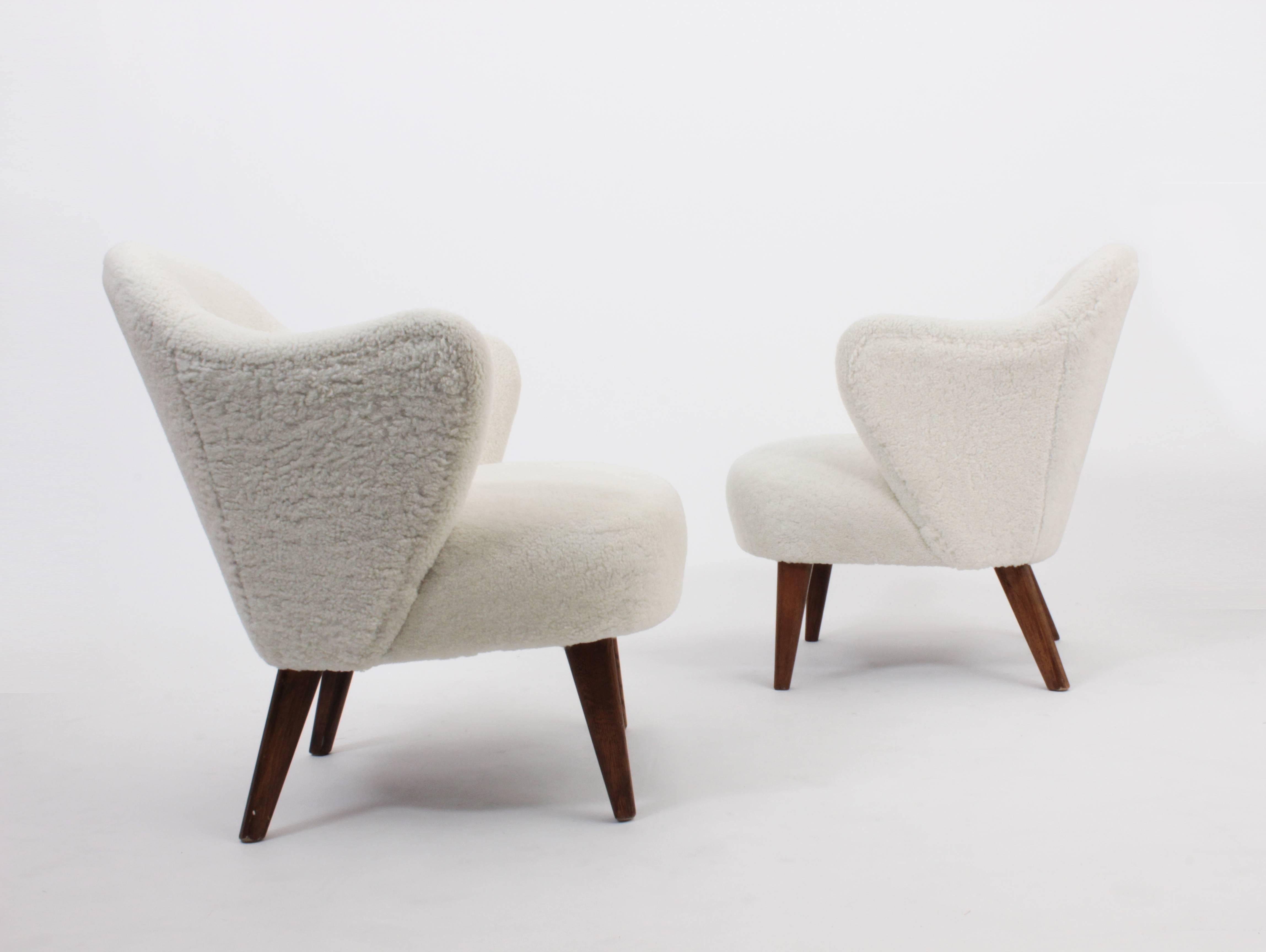 Pair of Flemming Lassen Easy Chairs Made by Jacob Kjaer, Denmark, 1940 For Sale 1