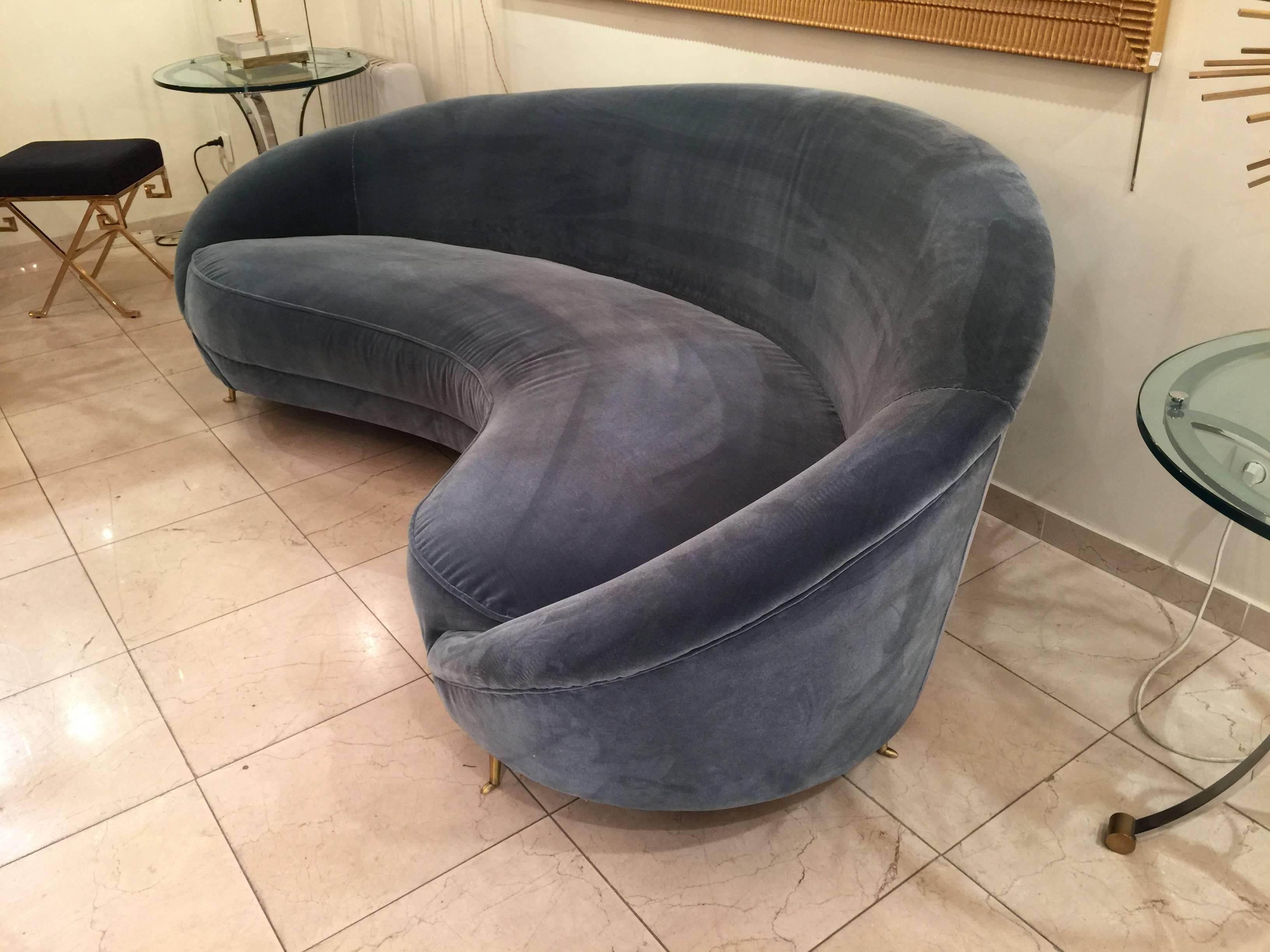 French Italian Style Curved Sofa in Blue Velvet For Sale