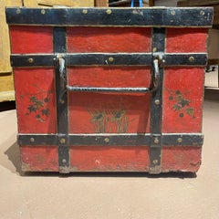 Chinese Export Lacquered Traveling Trunk, Mid to Late 19th Century