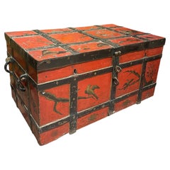 Chinese Export Lacquered Traveling Trunk, Mid to Late 19th Century