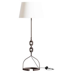 Lampada da terra brutalista con struttura a maglie metalliche, francese, anni ’60 circa