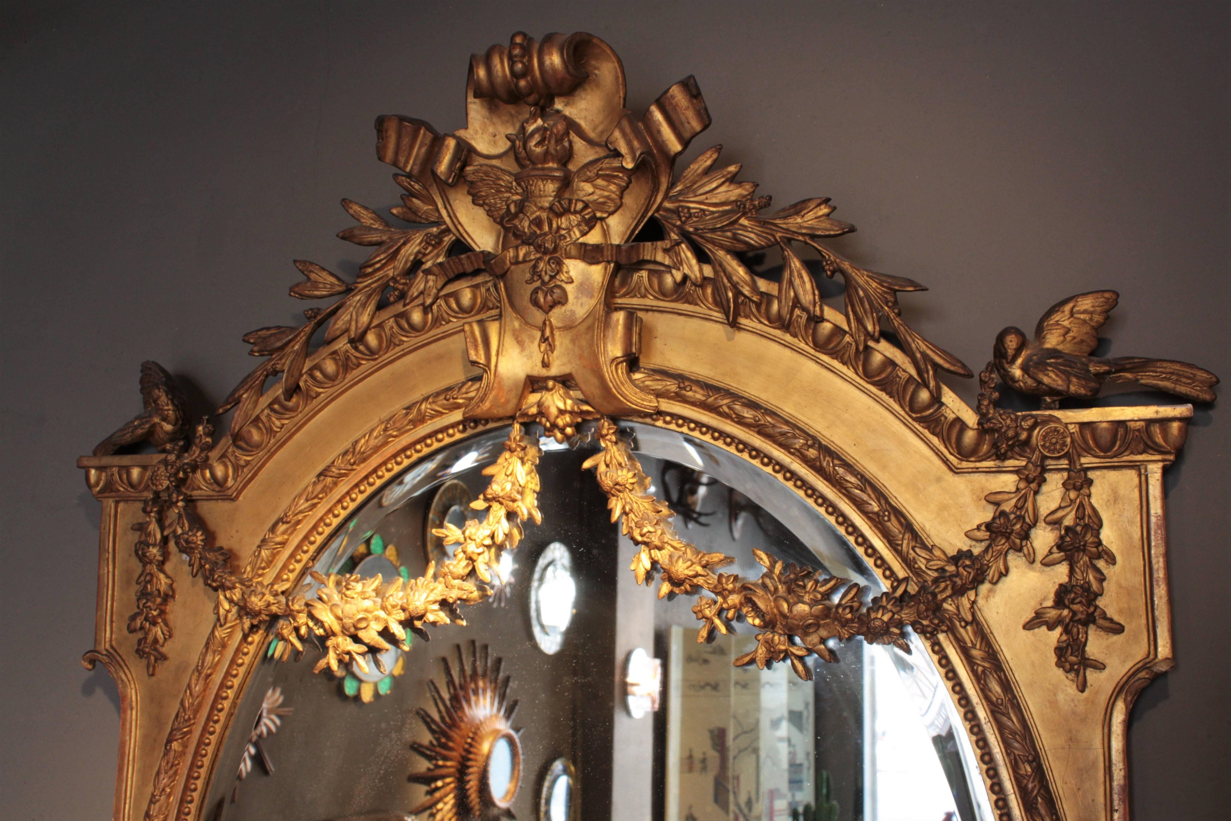 Großer palastartiger französischer Louis XVI-Spiegel aus vergoldetem Holz mit Ornamenten aus dem 19. Jahrhundert im Angebot 3