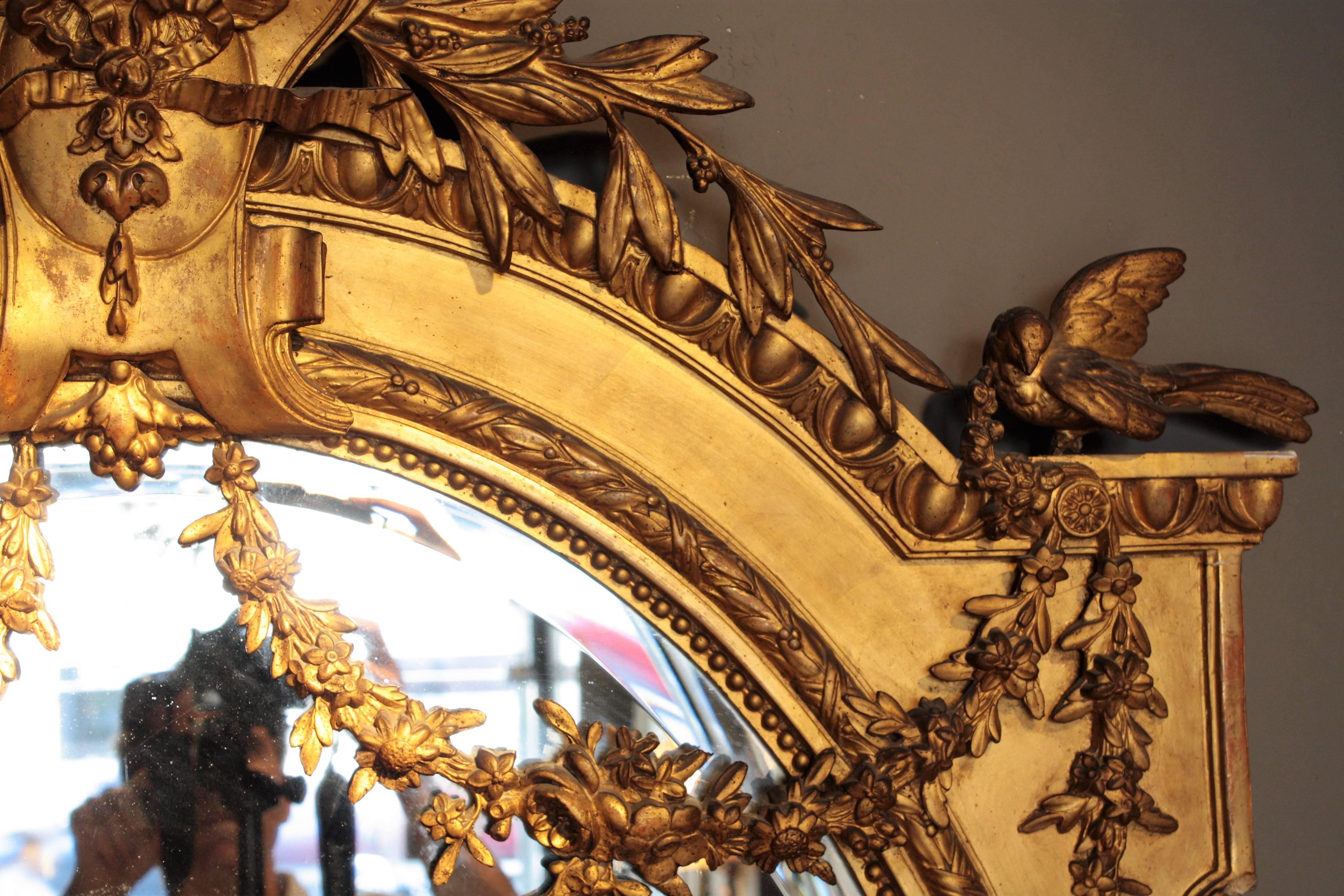 Großer palastartiger französischer Louis XVI-Spiegel aus vergoldetem Holz mit Ornamenten aus dem 19. Jahrhundert im Angebot 4