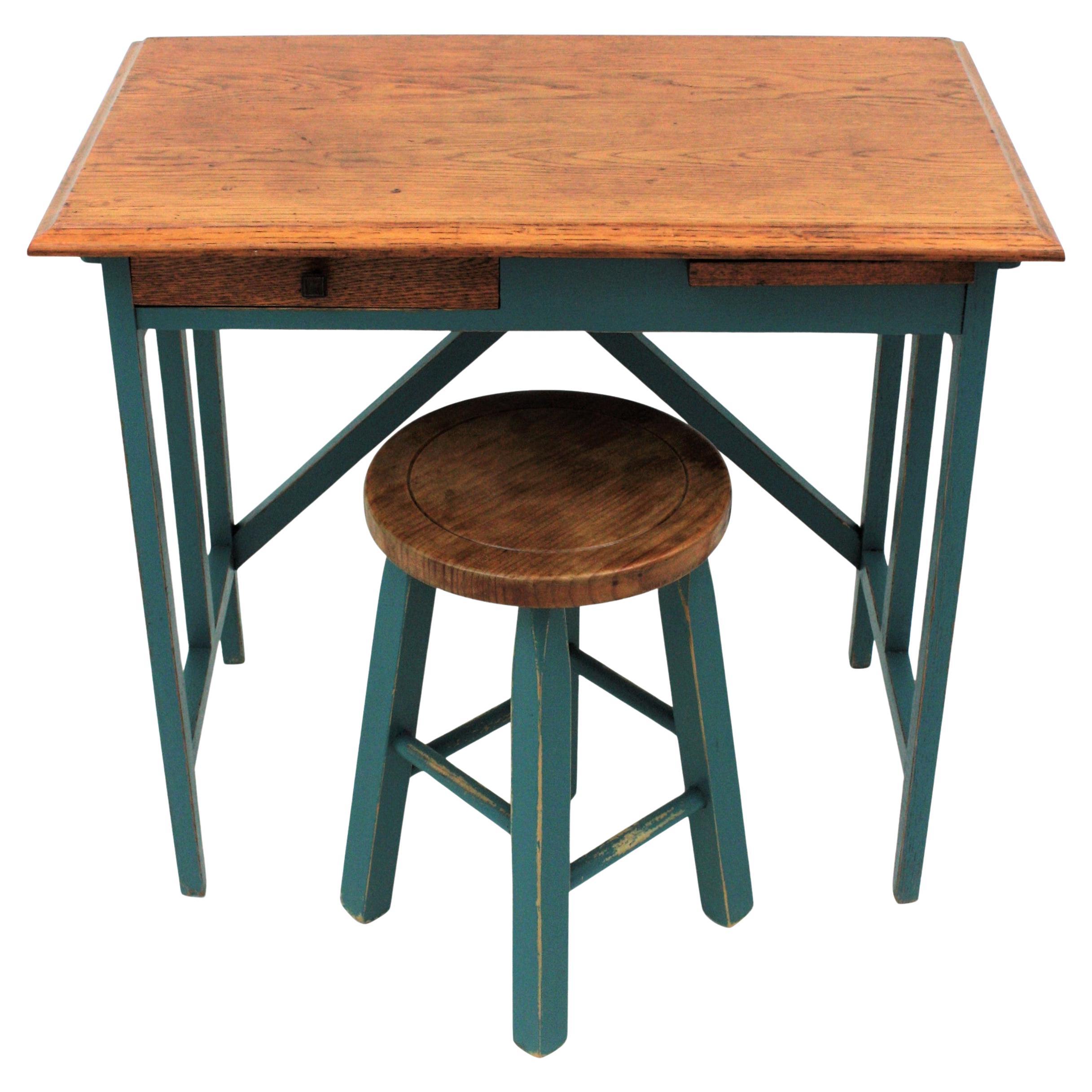 Spanischer Schreibtisch und Hocker aus Eiche mit grüner und blauer Patina im Angebot