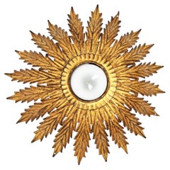 Apparecchio francese a raggiera con foglie smerlate, ferro dorato,  1950s