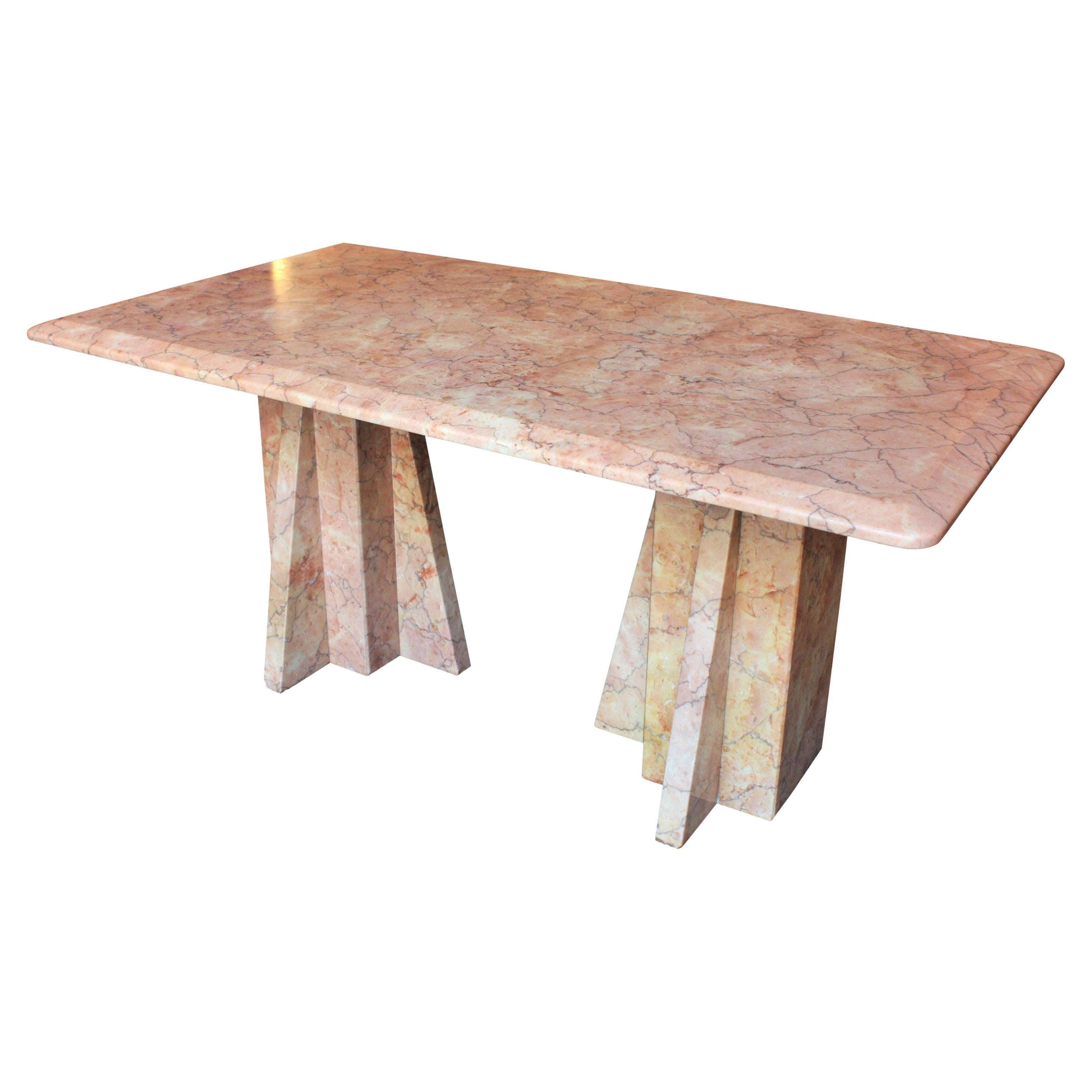Italienischer Art déco-Couchtisch aus rosa Marmor im Art déco-Stil