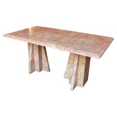 Italienischer Art déco-Couchtisch aus rosa Marmor im Art déco-Stil