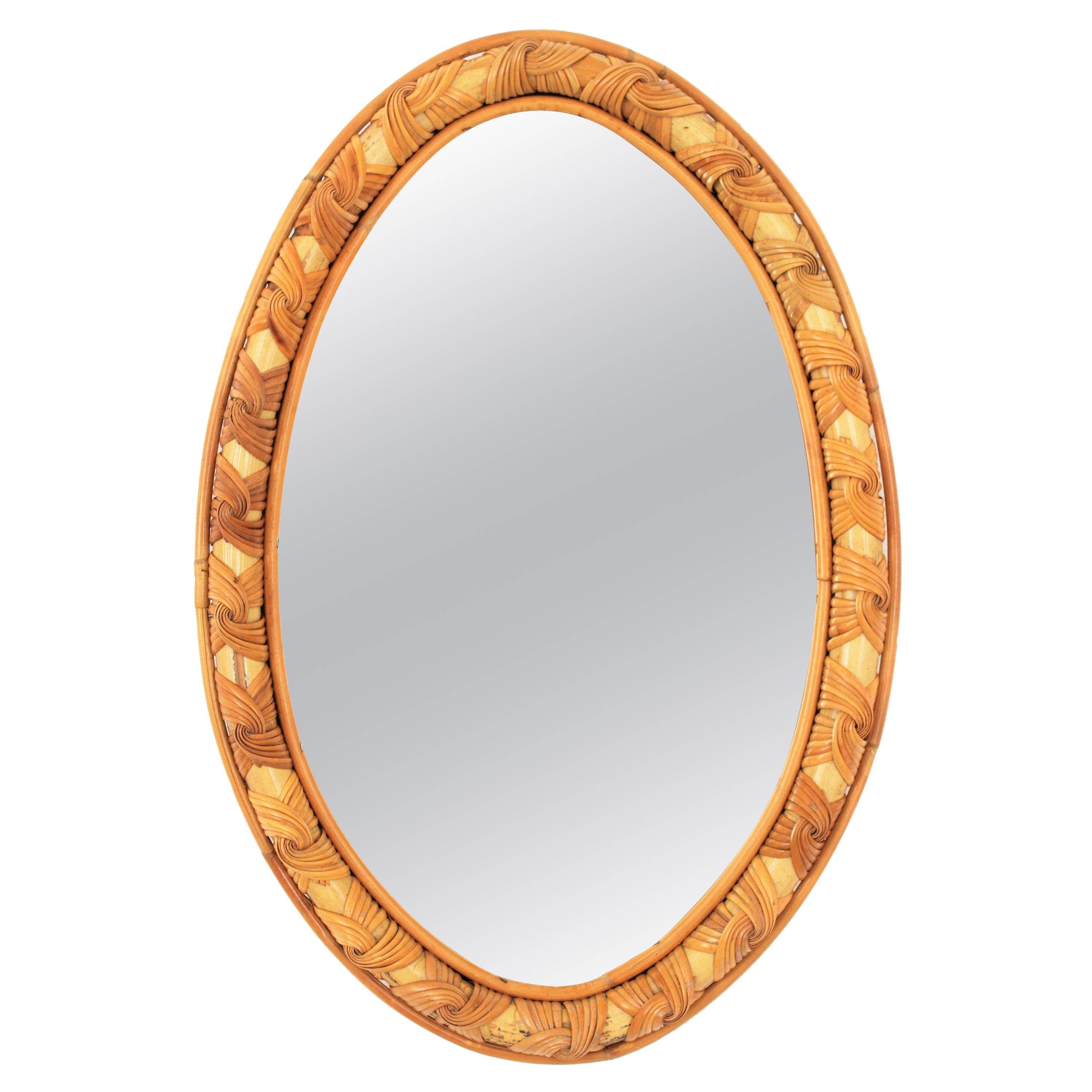 Miroir ovale en rotin de la Côte d'Azur, cadre avec détails en nœuds en vente
