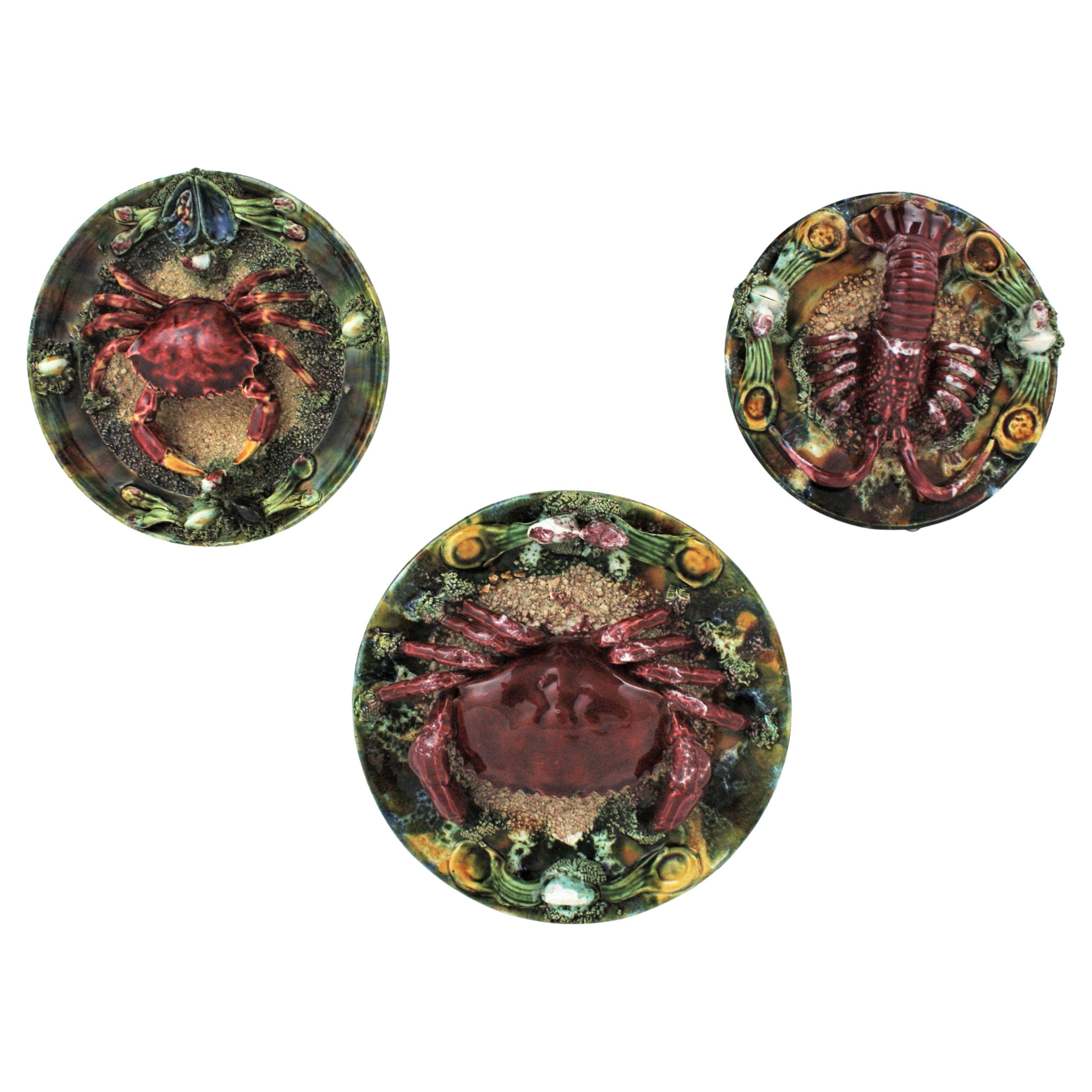 Drei Majolika Trompe L
Oeil Meeresfrüchte Wandteller / Wanddekoration