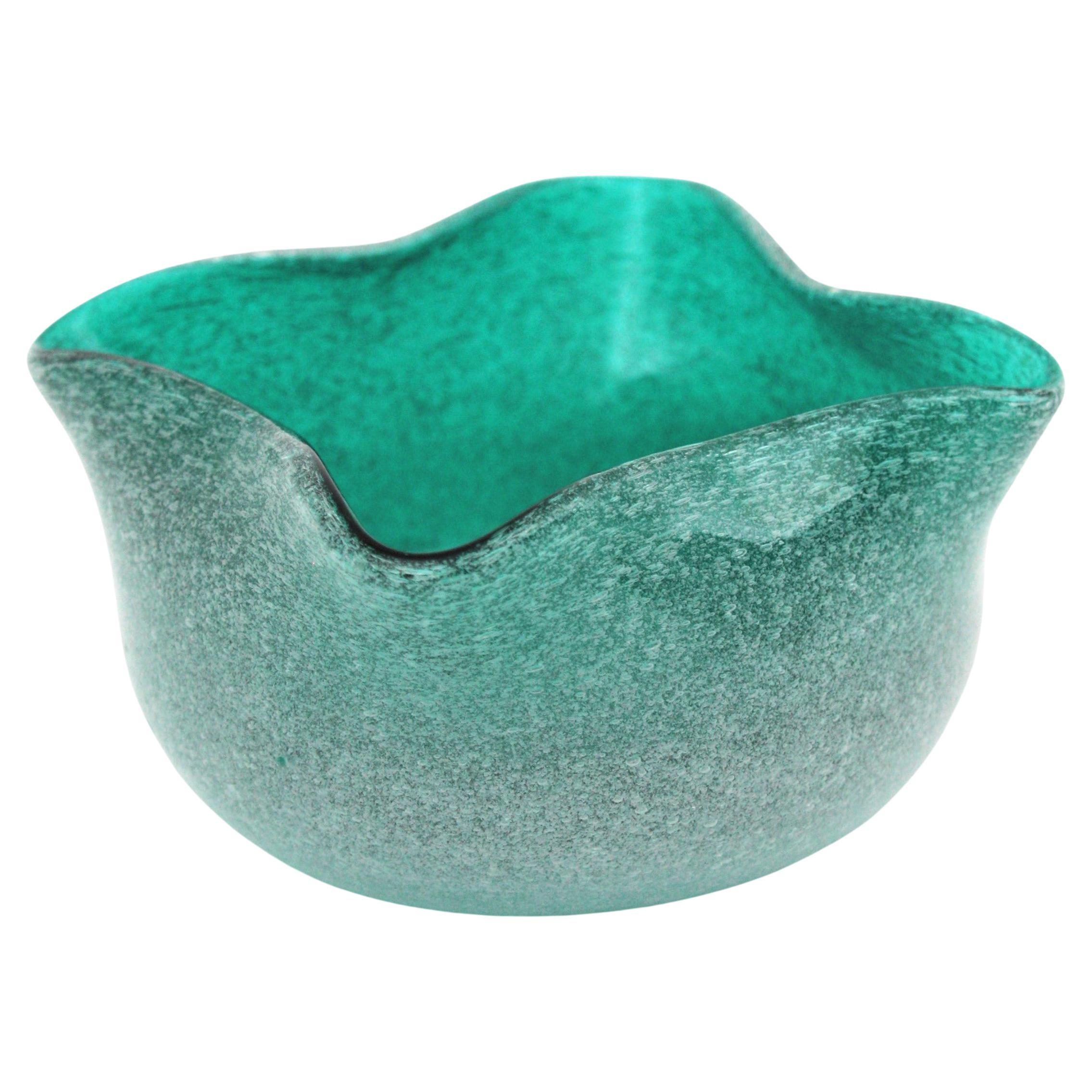 Seguso Murano Fazzoletto Pulegoso Bubbles Schale aus grünem Kunstglas