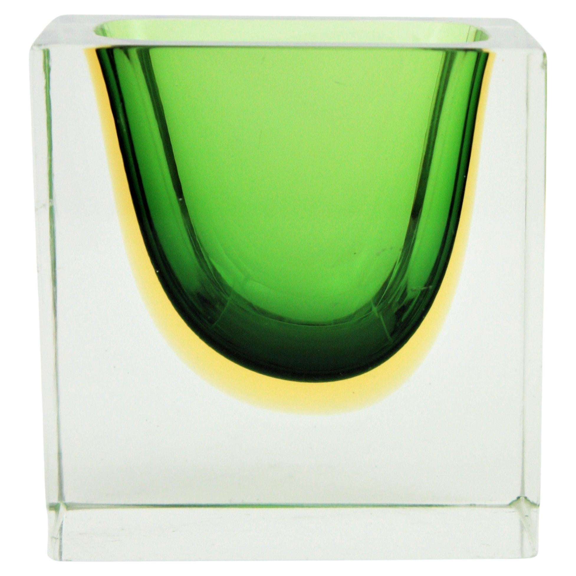 Bol en verre d'art à facettes Sommerso vert et jaune de Murano de Flavio Poli Seguso