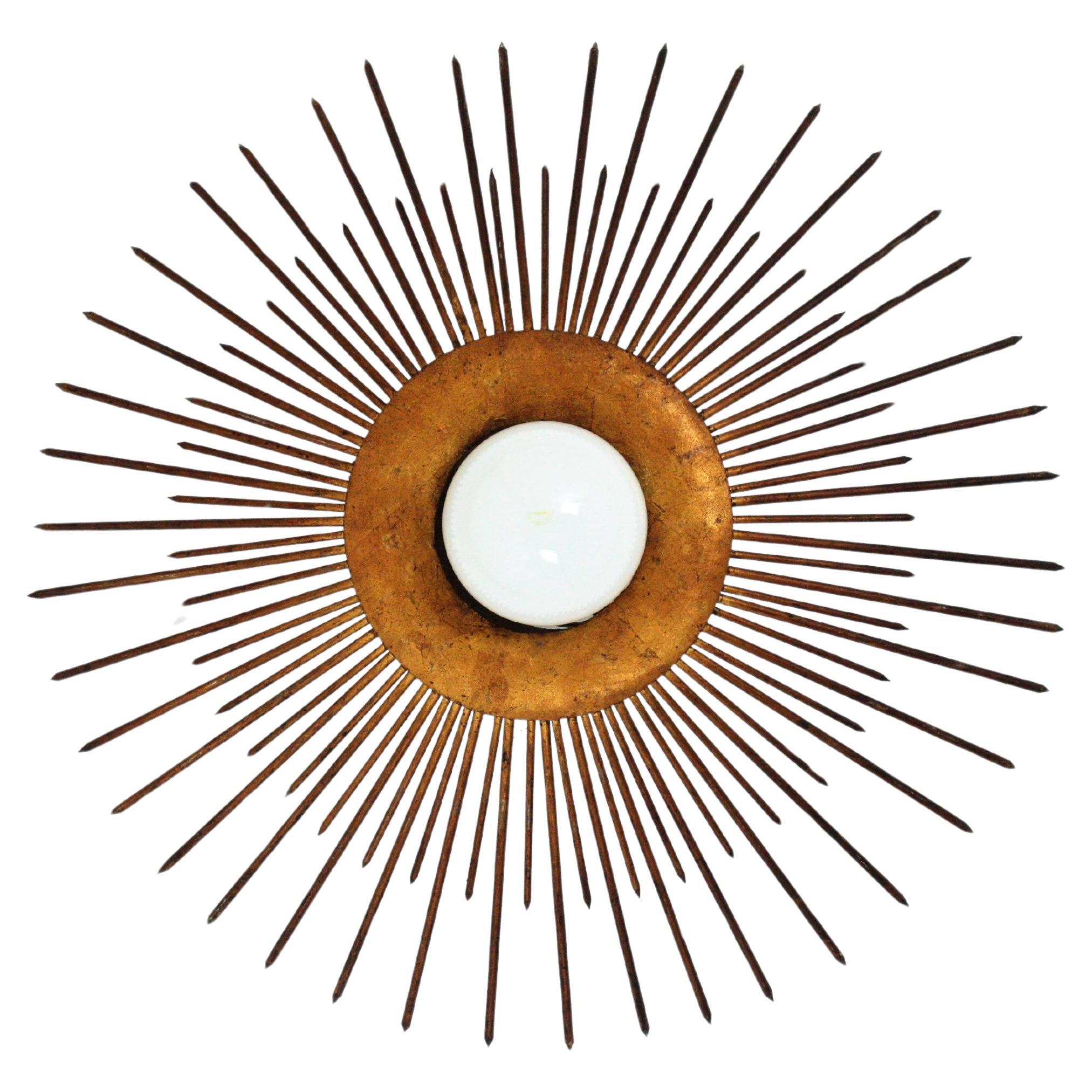 Monture encastrée néoclassique française Sunburst en fer doré, années 1940