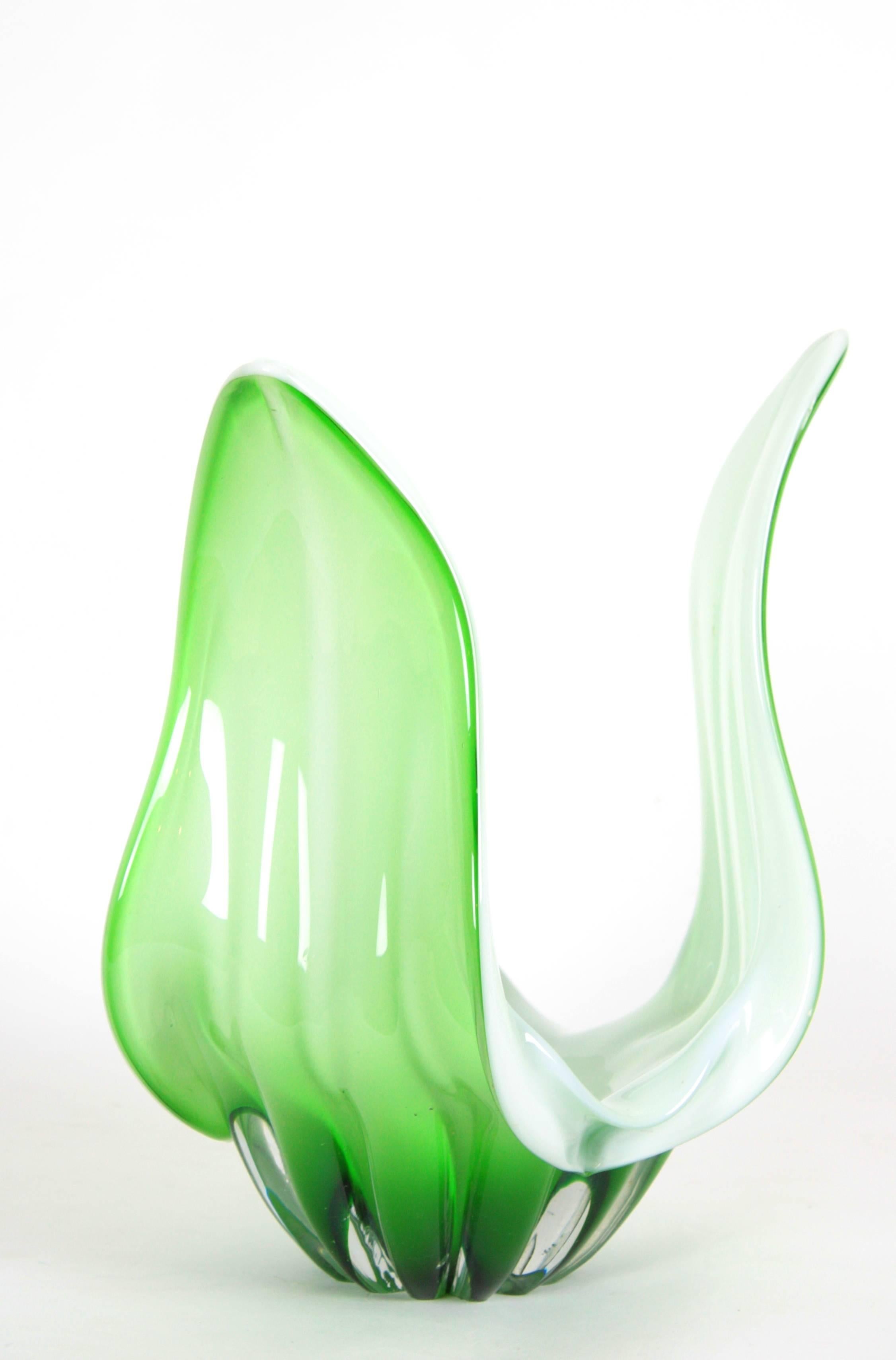 Mid-Century Modern Italian Green Opal and White Murano Glass Centerpiece In Good Condition In Barcelona, ES