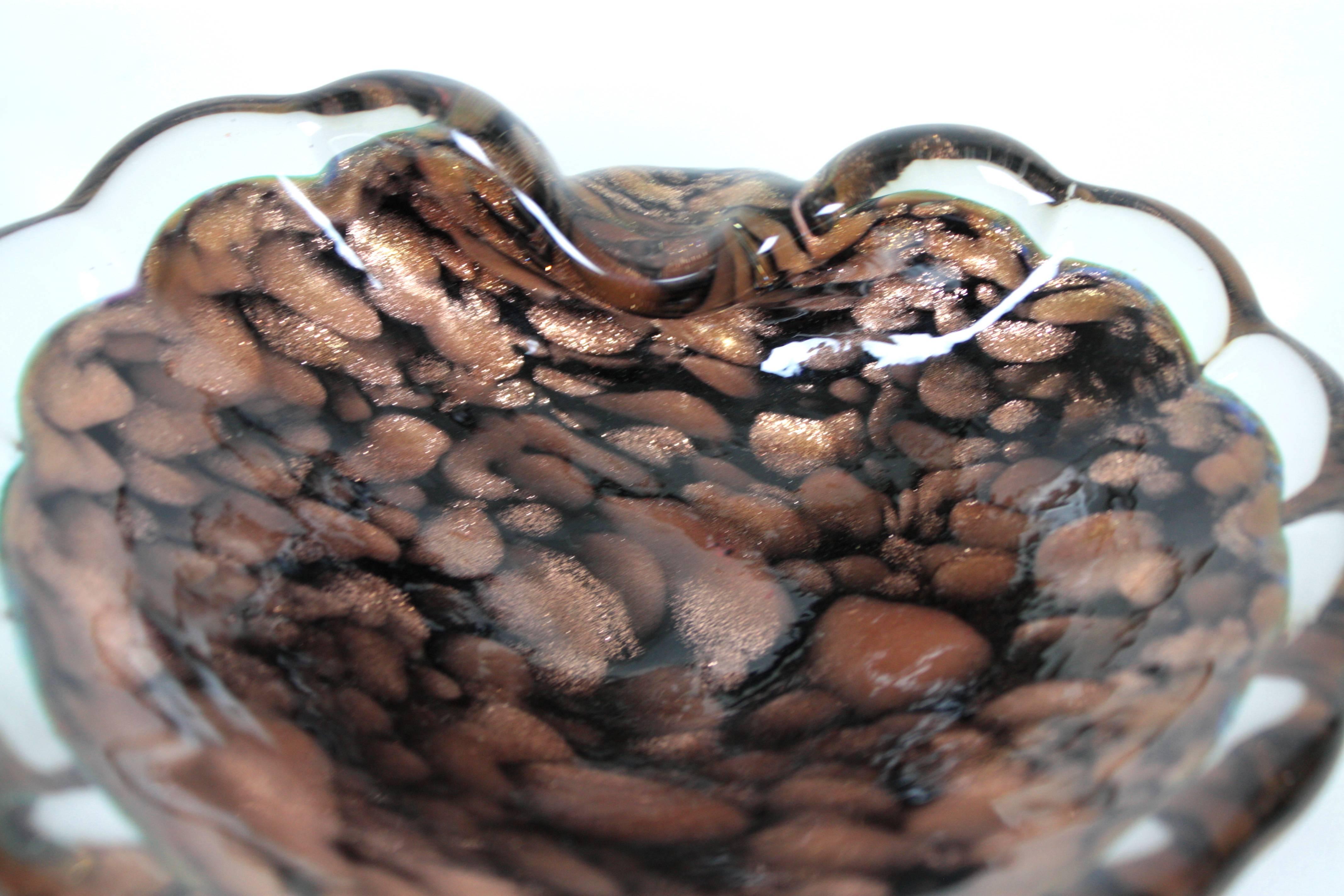 Art Glass Vincenzo Nason Black & Clear Copper Aventurine Scalloped Shell Bowl 