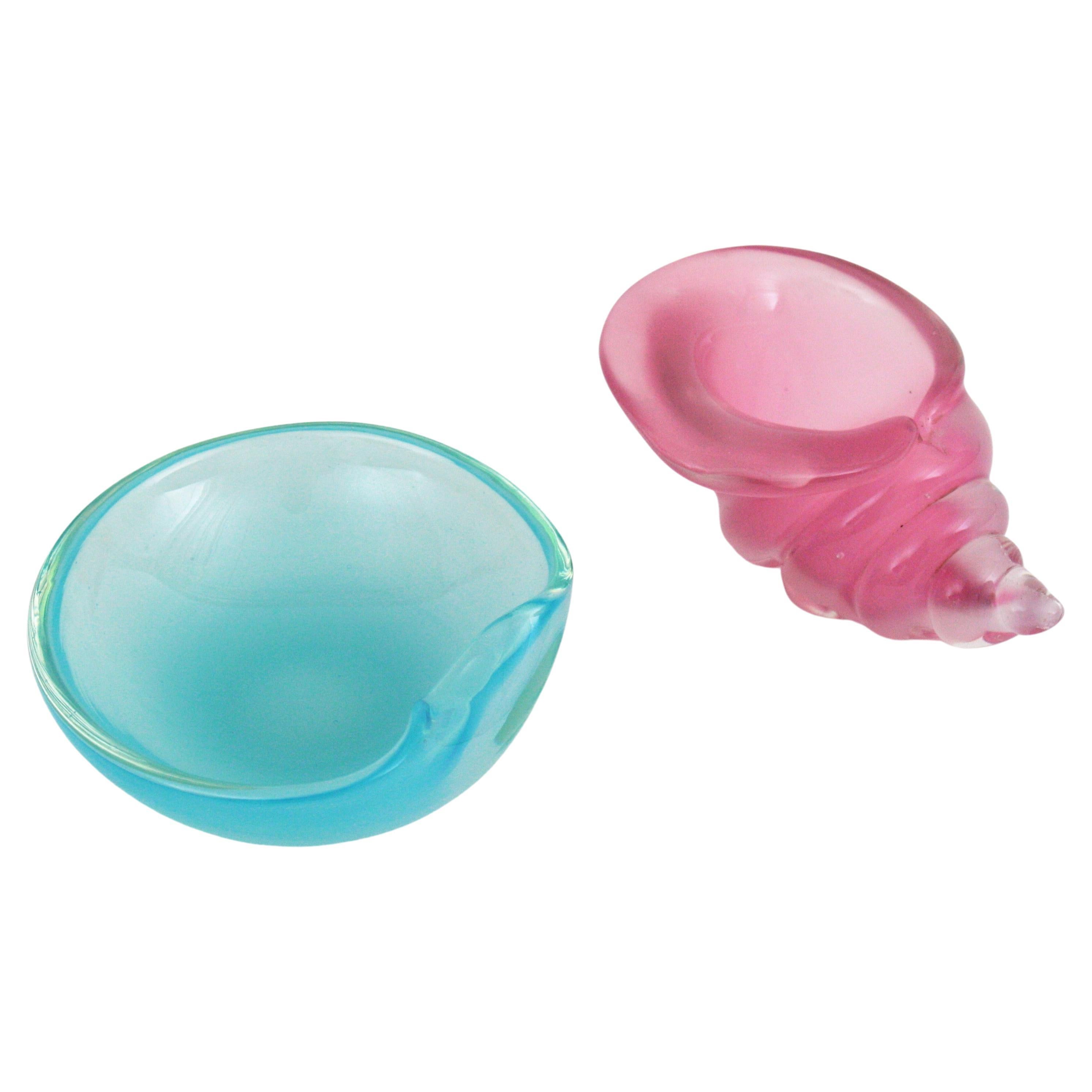 Set of Archimede Seguso Murano Blue & Pink Alabastro Glass Shell Bowls For Sale