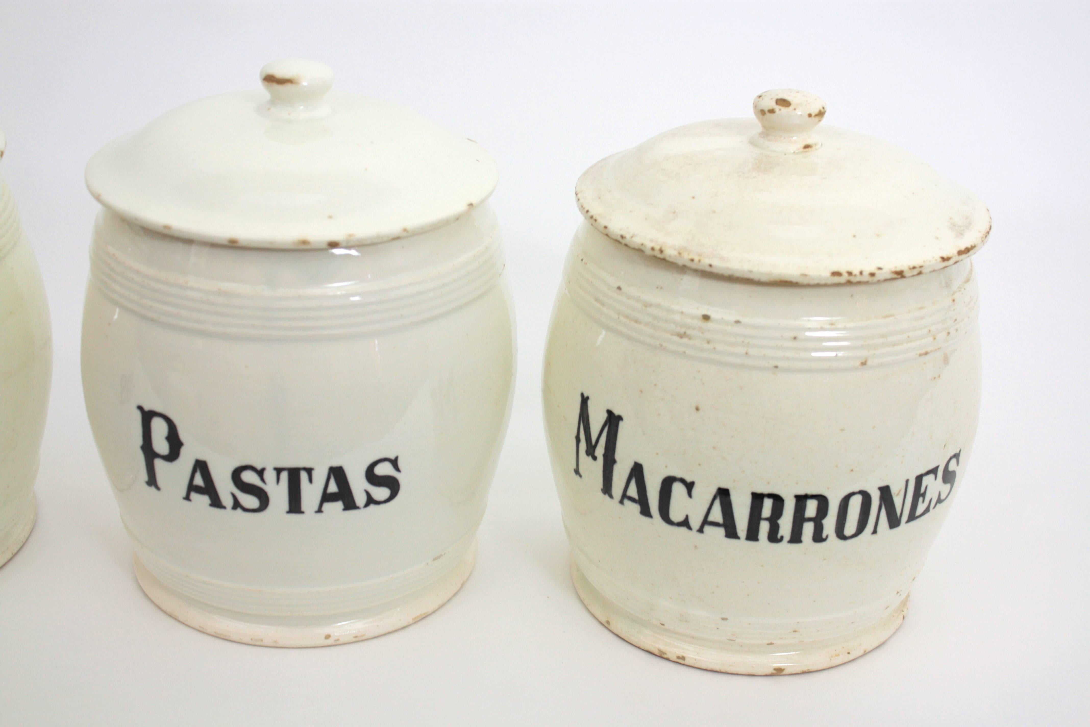 Collection of Spanish 19th Century Ceramic Kitchen Pots In Good Condition In Barcelona, ES