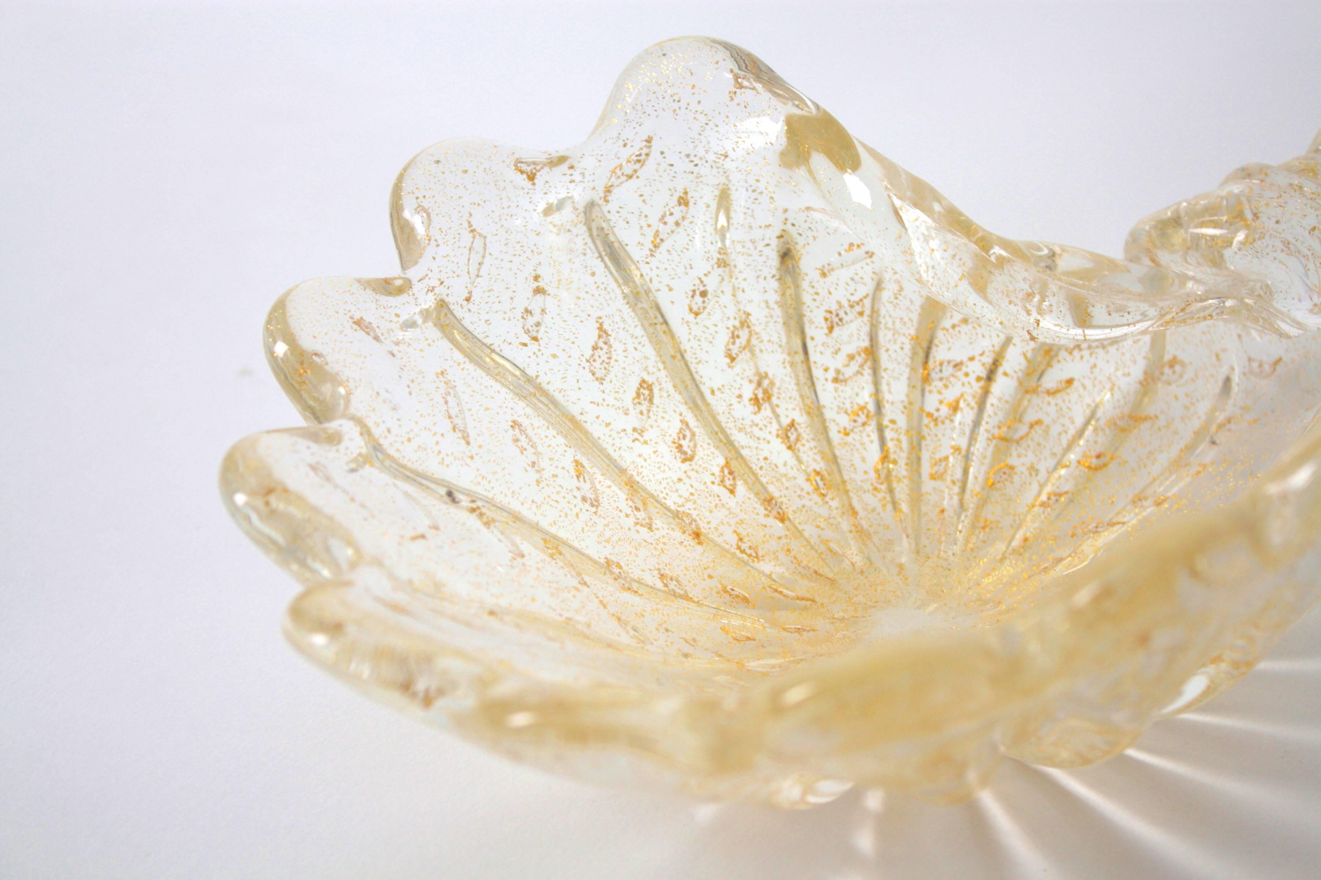 Art Glass Sculptural Barovier e Toso Controlled Bubbles & Gold Flecks Shell Glass Bowl