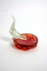 Barovier e Toso Red & Silver flecks Murano glass bowl with drinking bird, 1950s