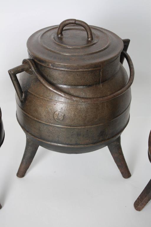 Set of Three Spanish Cast Iron Pots or Cauldrons For Sale at 1stdibs