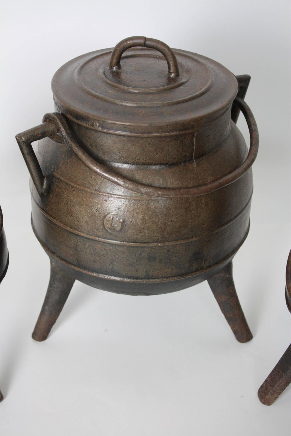 Set of Three Spanish Cast Iron Pots or Cauldrons For Sale at 1stdibs