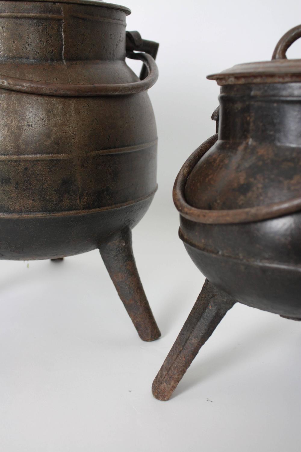 Set of Three Spanish Cast Iron Pots or Cauldrons For Sale at 1stdibs