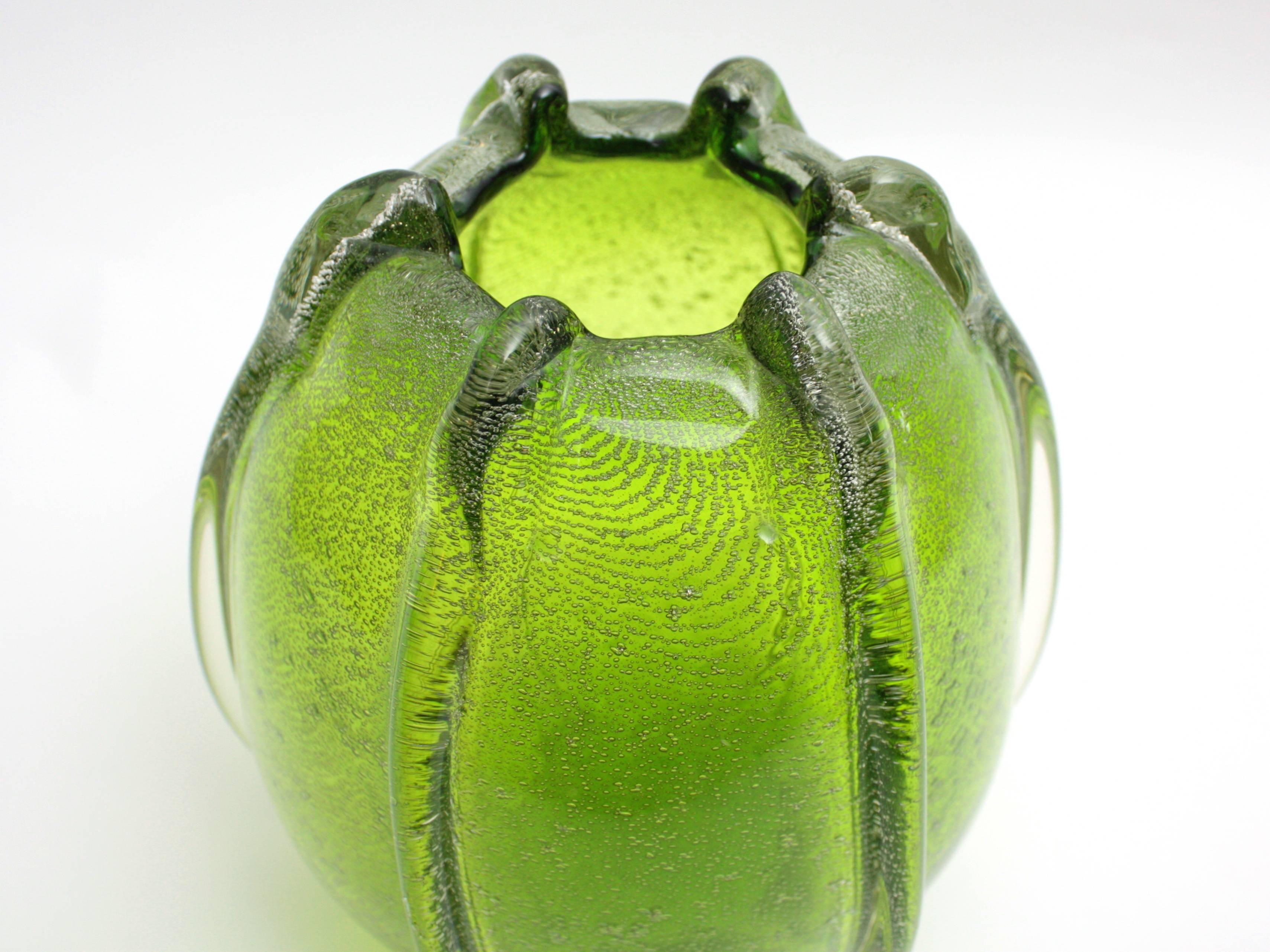 20th Century Italian 1950s Archimede Seguso Pulegoso Green Murano Glass Ovoid Vase