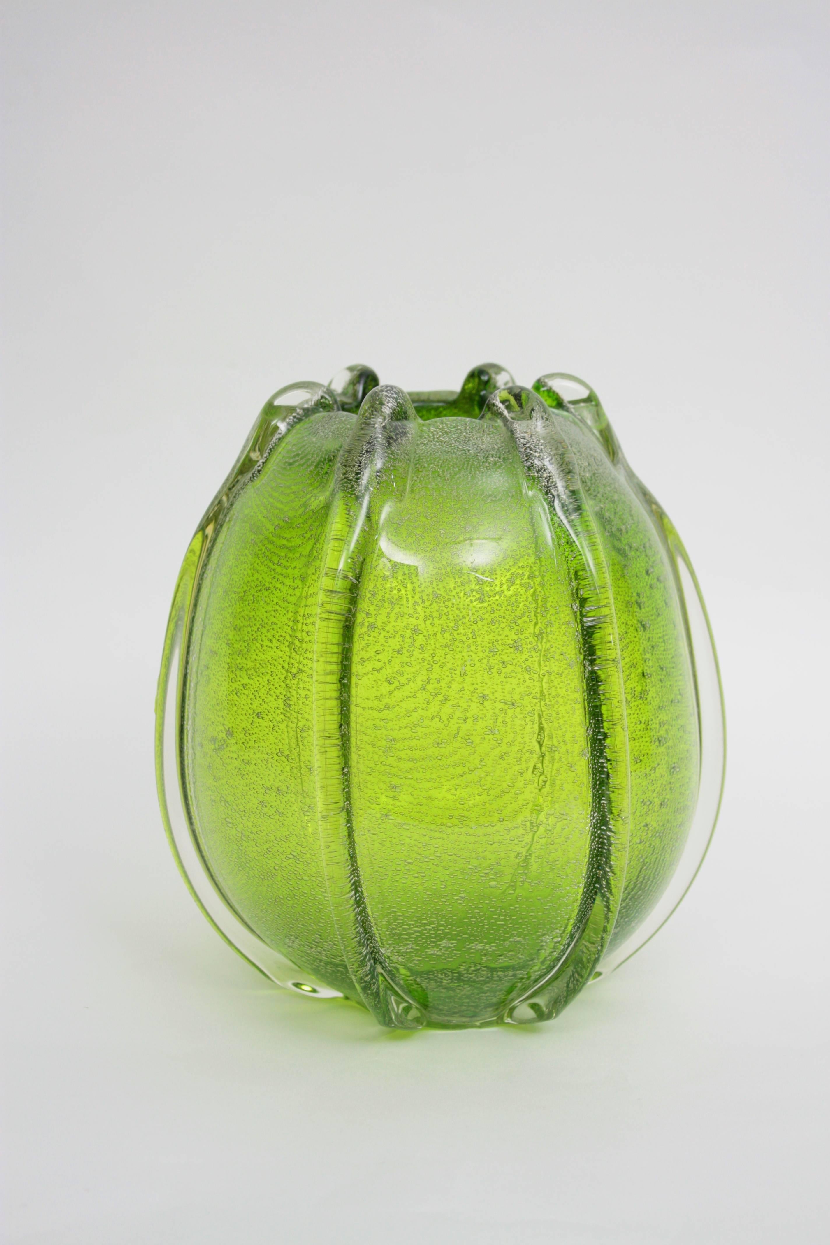 Mid-Century Modern Italian 1950s Archimede Seguso Pulegoso Green Murano Glass Ovoid Vase