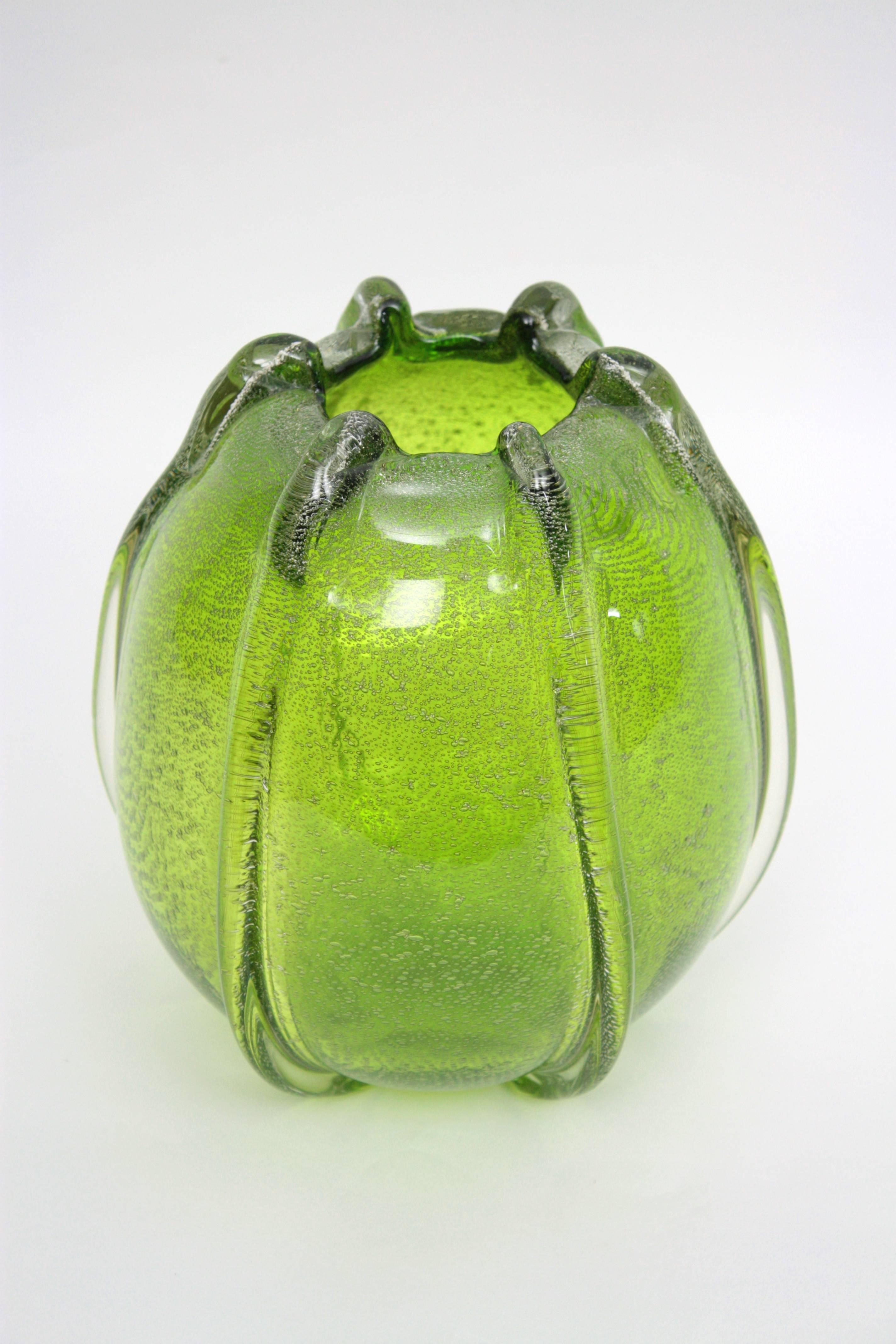 Exquisite and sculptural Archimede Seguso pulegoso handblown Murano glass vase with ovoid shape, glass ribs issuing from the base and 