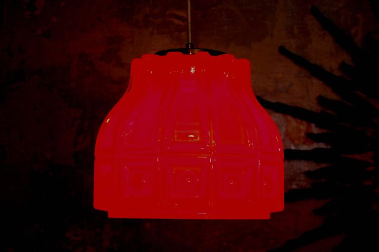 Helena Tynell Red Glass Pendant Lamp, Sweden, 1960s In Good Condition For Sale In Barcelona, ES