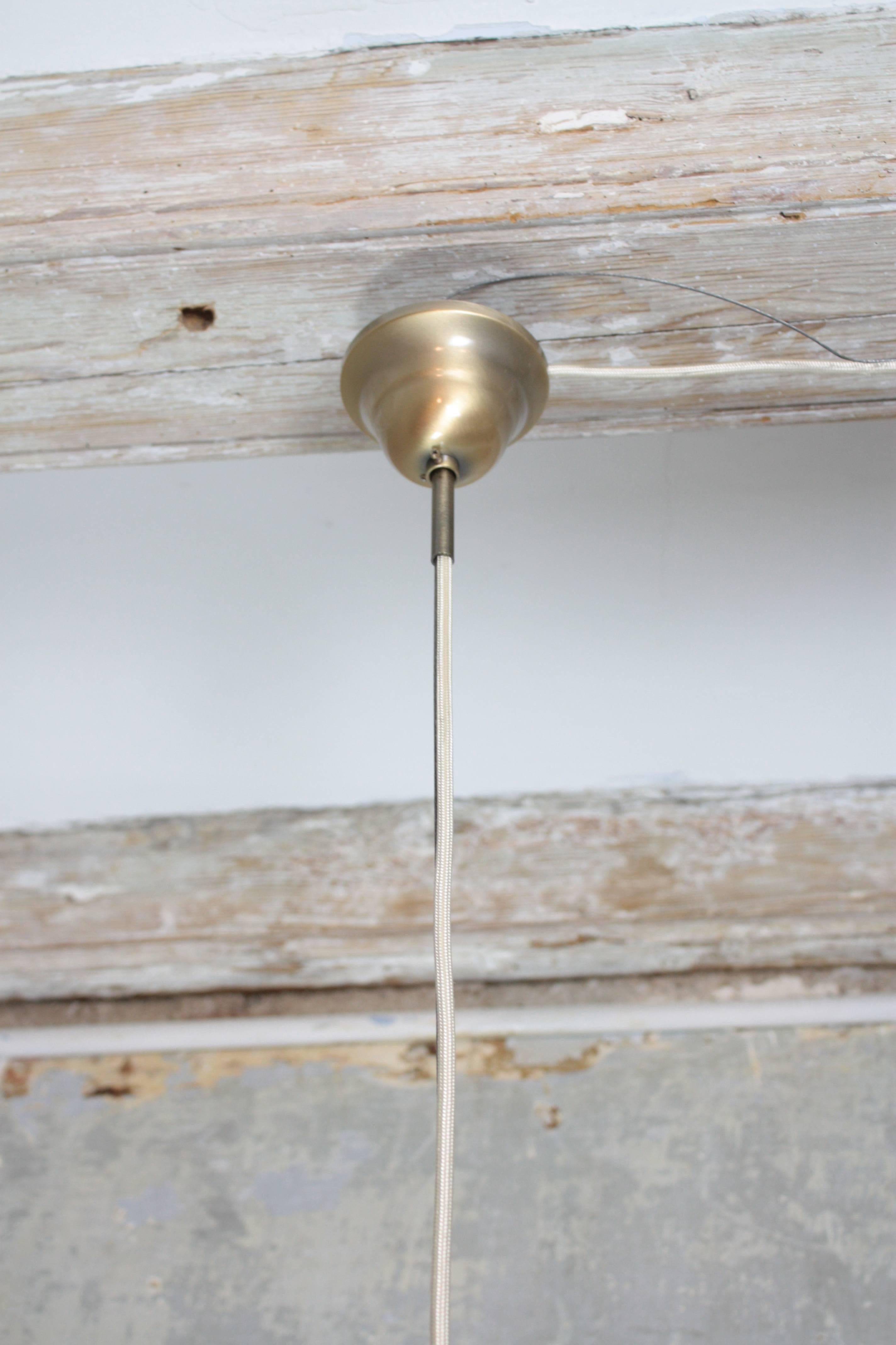Lampe à suspension Helena Tynell en verre ambré des années 1960, Suède en vente 1