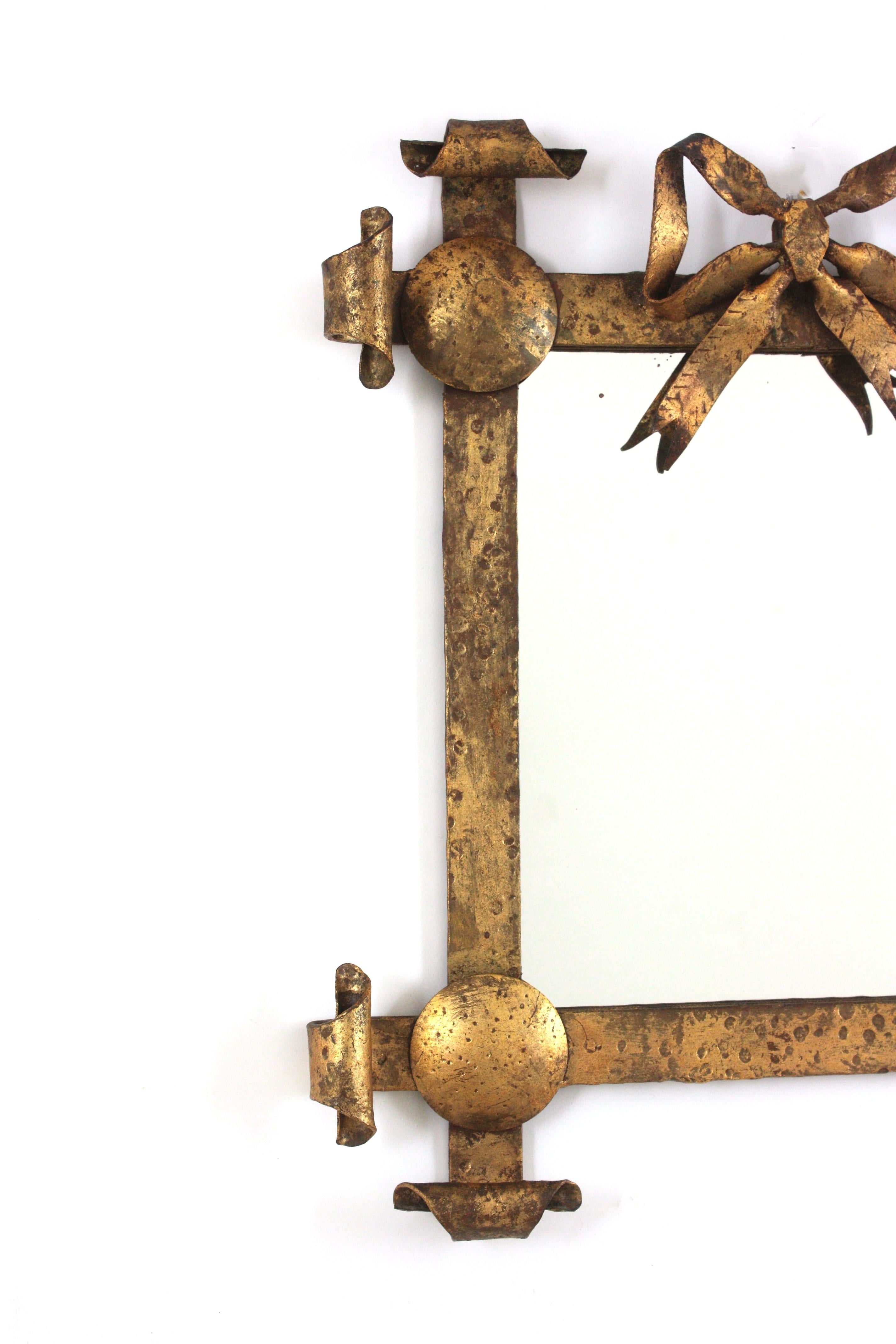 Miroir d'angle en fer forgé doré, Espagne, années 1940 Bon état - En vente à Barcelona, ES