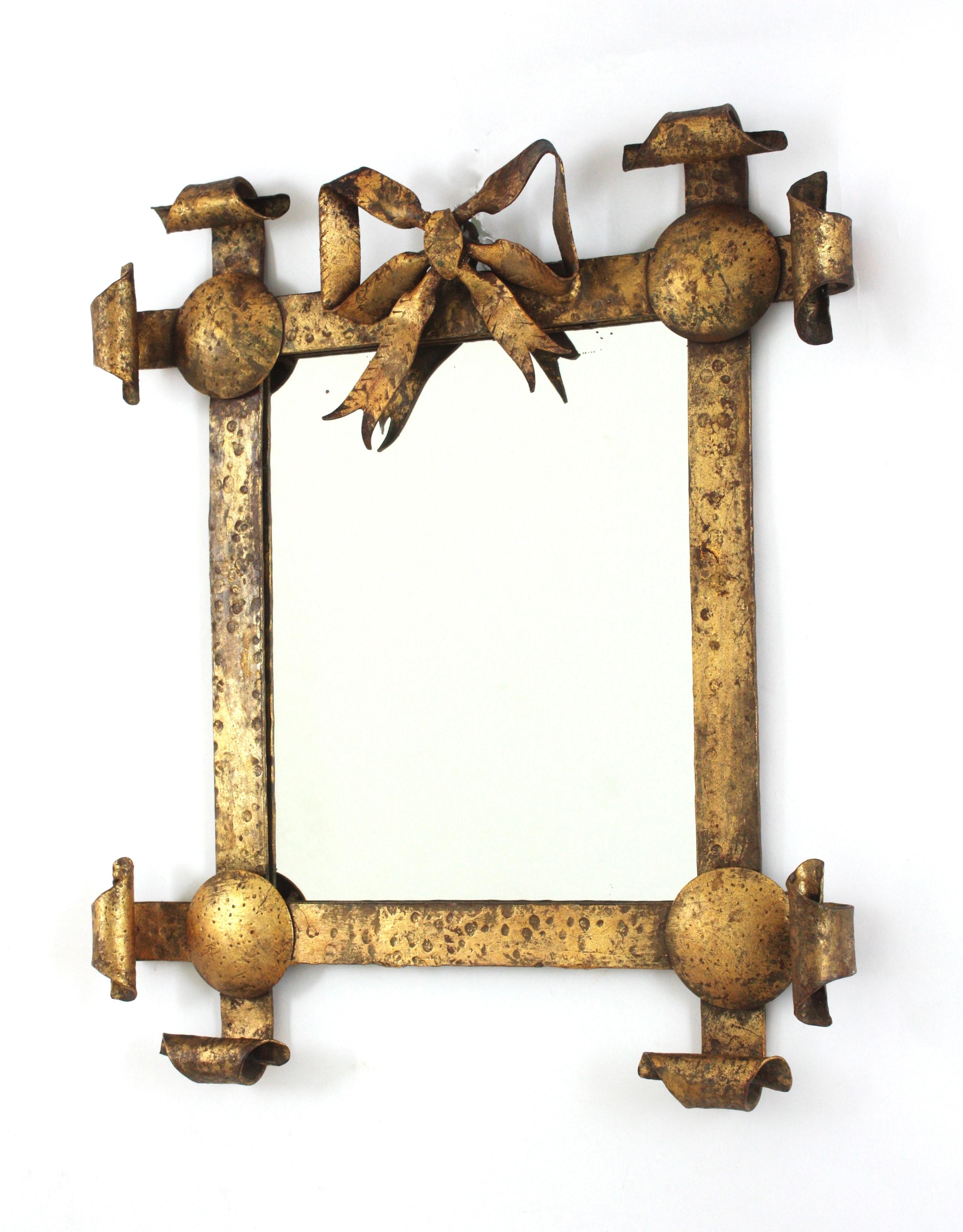 Miroir d'angle en fer forgé doré, Espagne, années 1940 en vente 2
