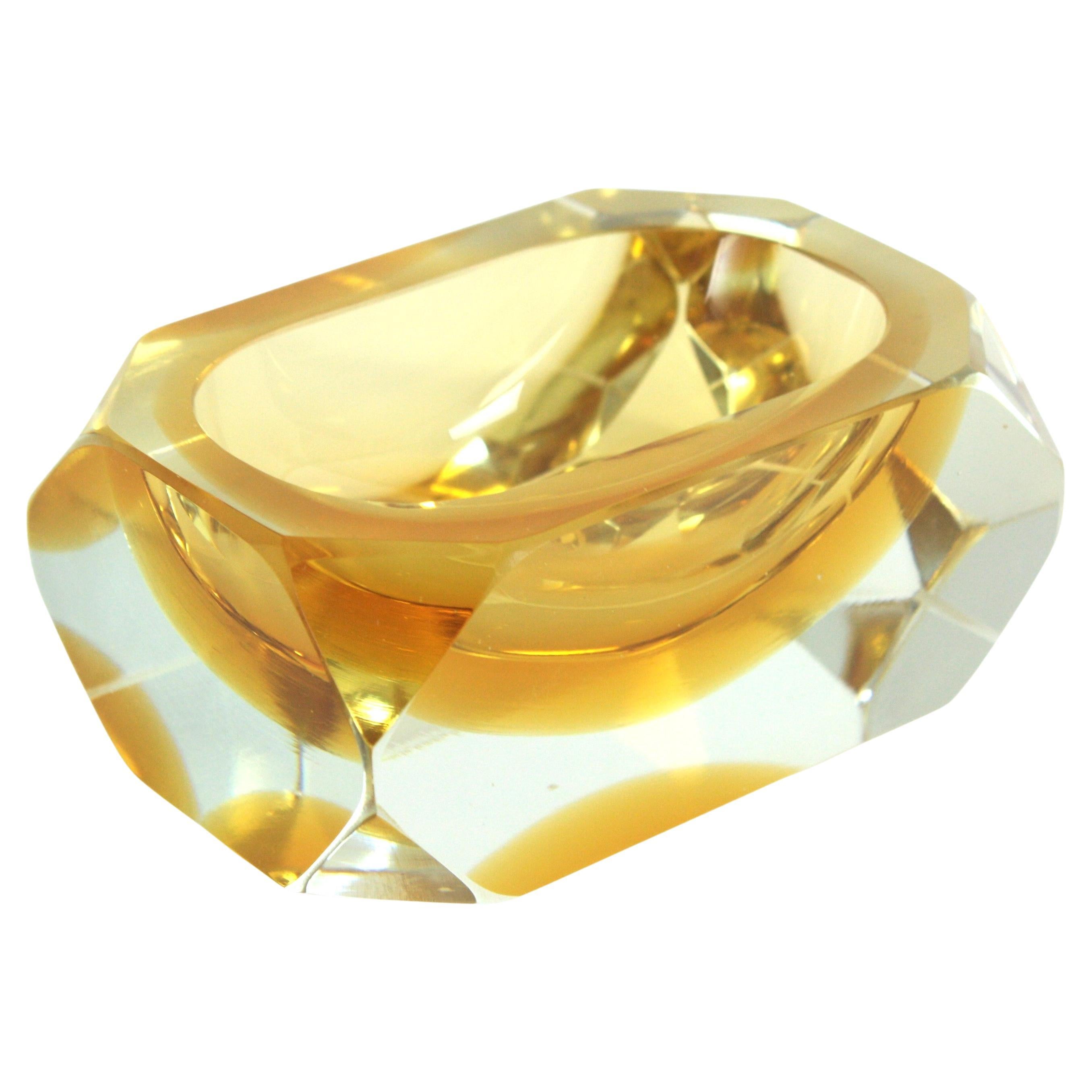 Flavio Poli Murano Amber Yellow Sommerso Faceted Art Glass Bowl, Italy 1950s For Sale