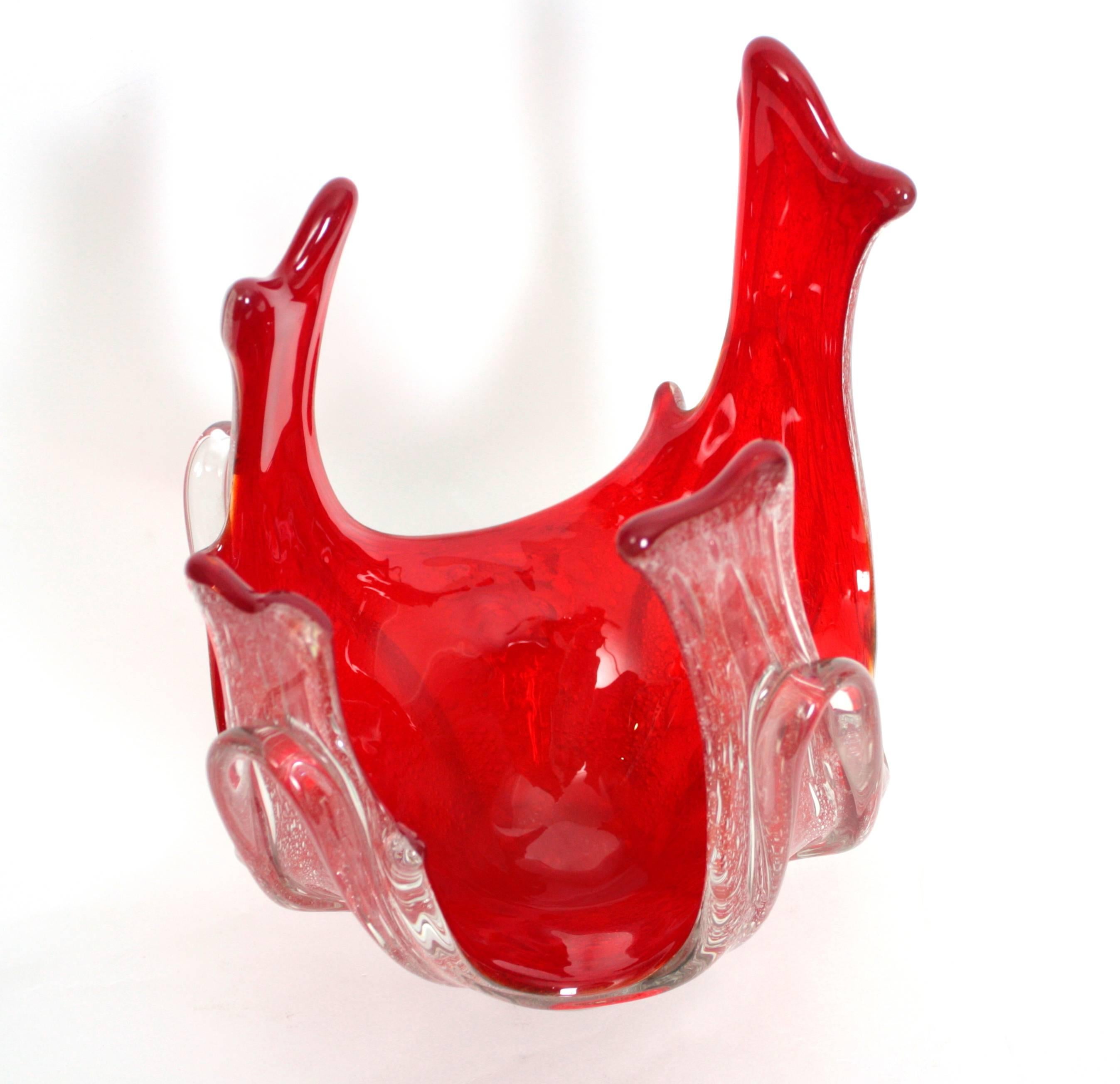 Controlled Bubbles Vibrant Red Sommerso Murano Glass Centerpiece or Vase In Excellent Condition In Barcelona, ES