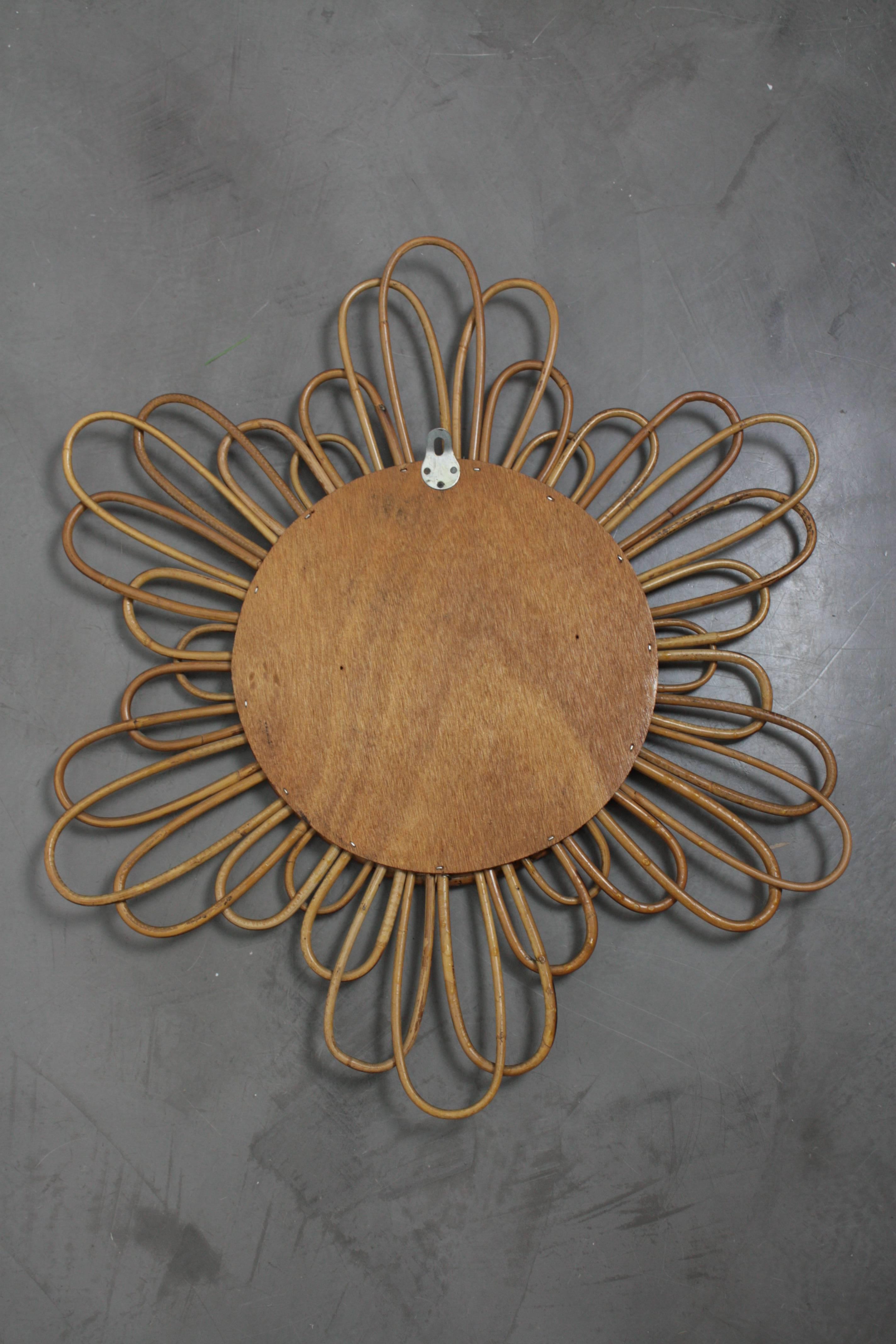 1960s French Riviera Flower Burst Bamboo Mirror with Pyrography Decoration In Excellent Condition In Barcelona, ES