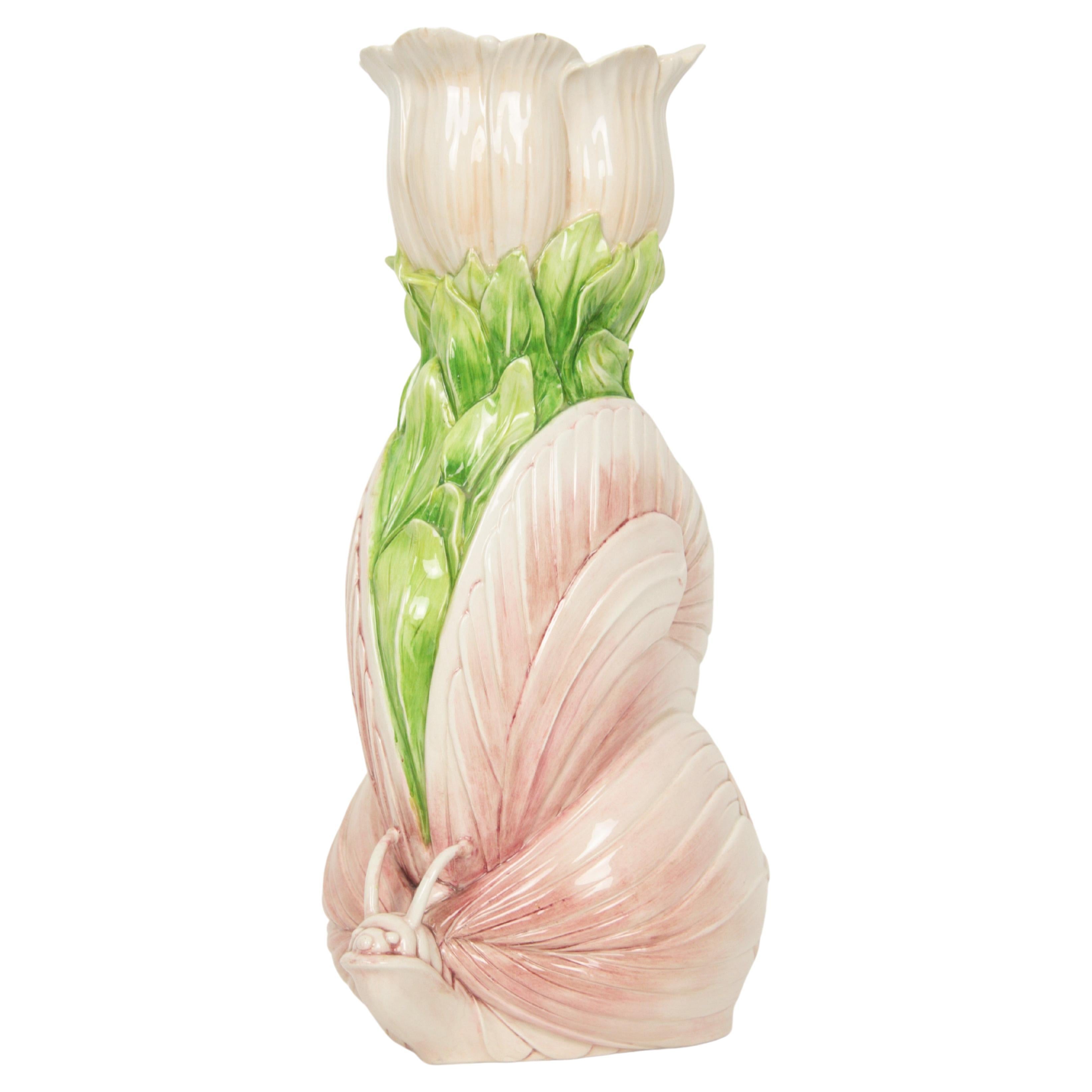Liberty Schmetterlingsvase aus rosa, weiß-weiß-grüner Majolika-Keramik (Italienisch) im Angebot